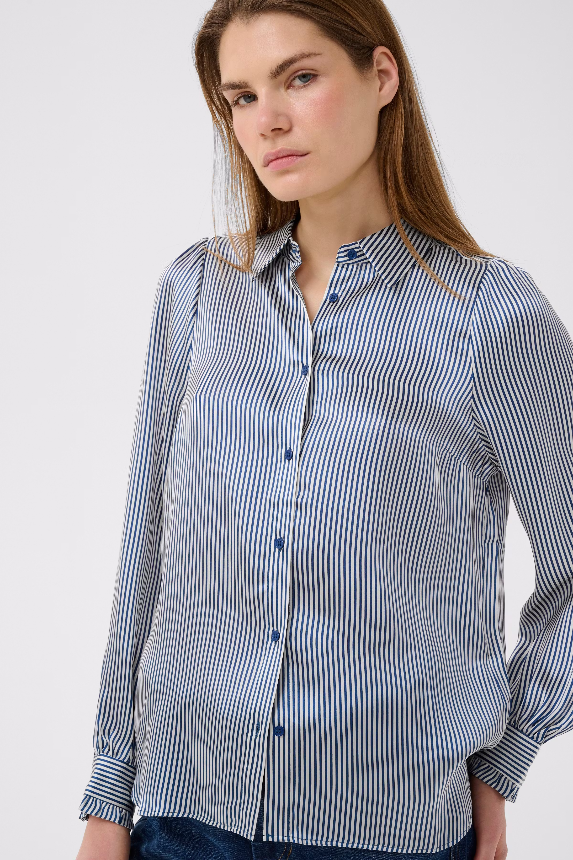 LarinaIW Skjorta LOOKBOOK DETAIL 30110622-304097