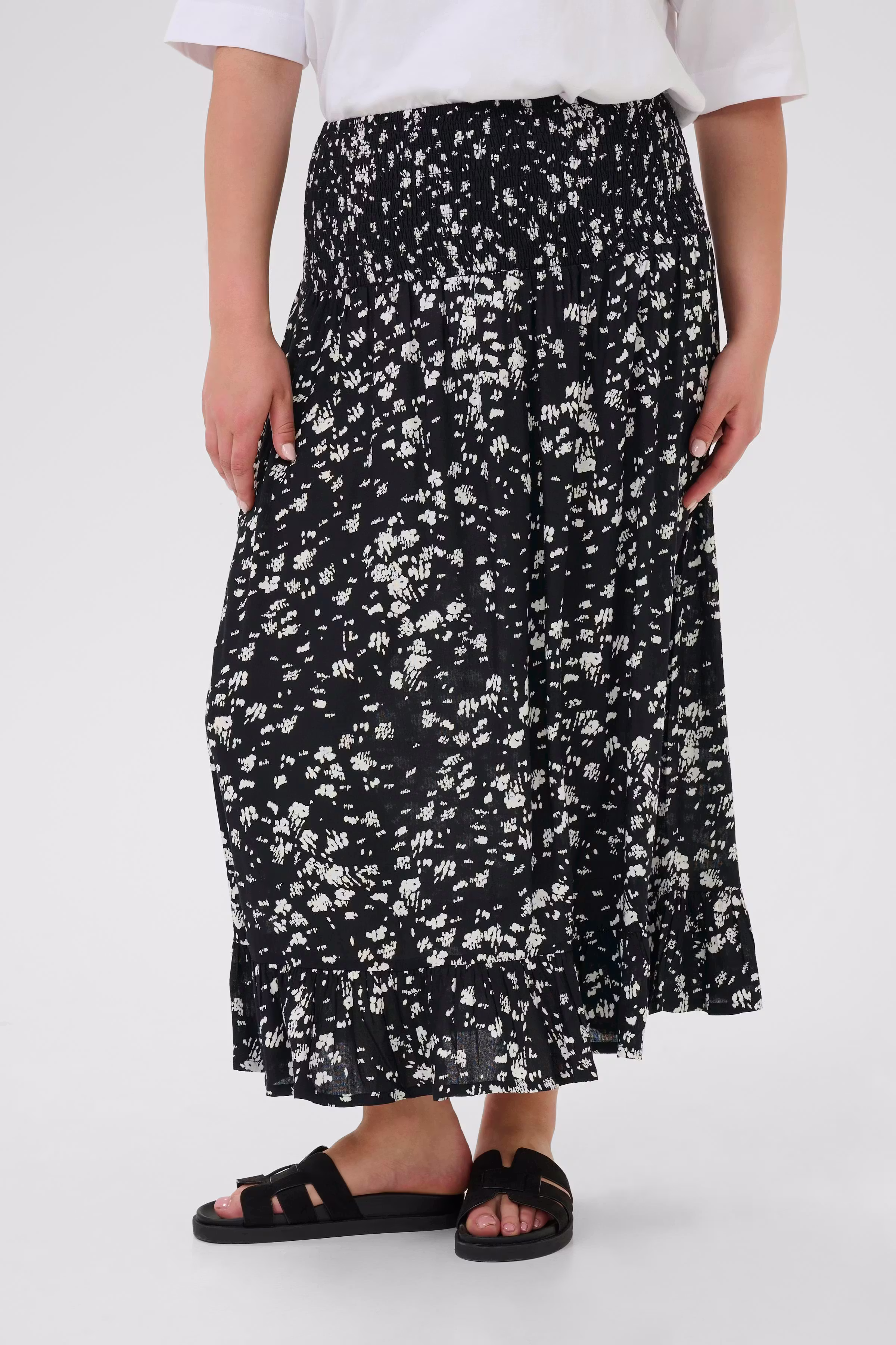 KCbella Skjørt LOOKBOOK FRONT 10583471-107908