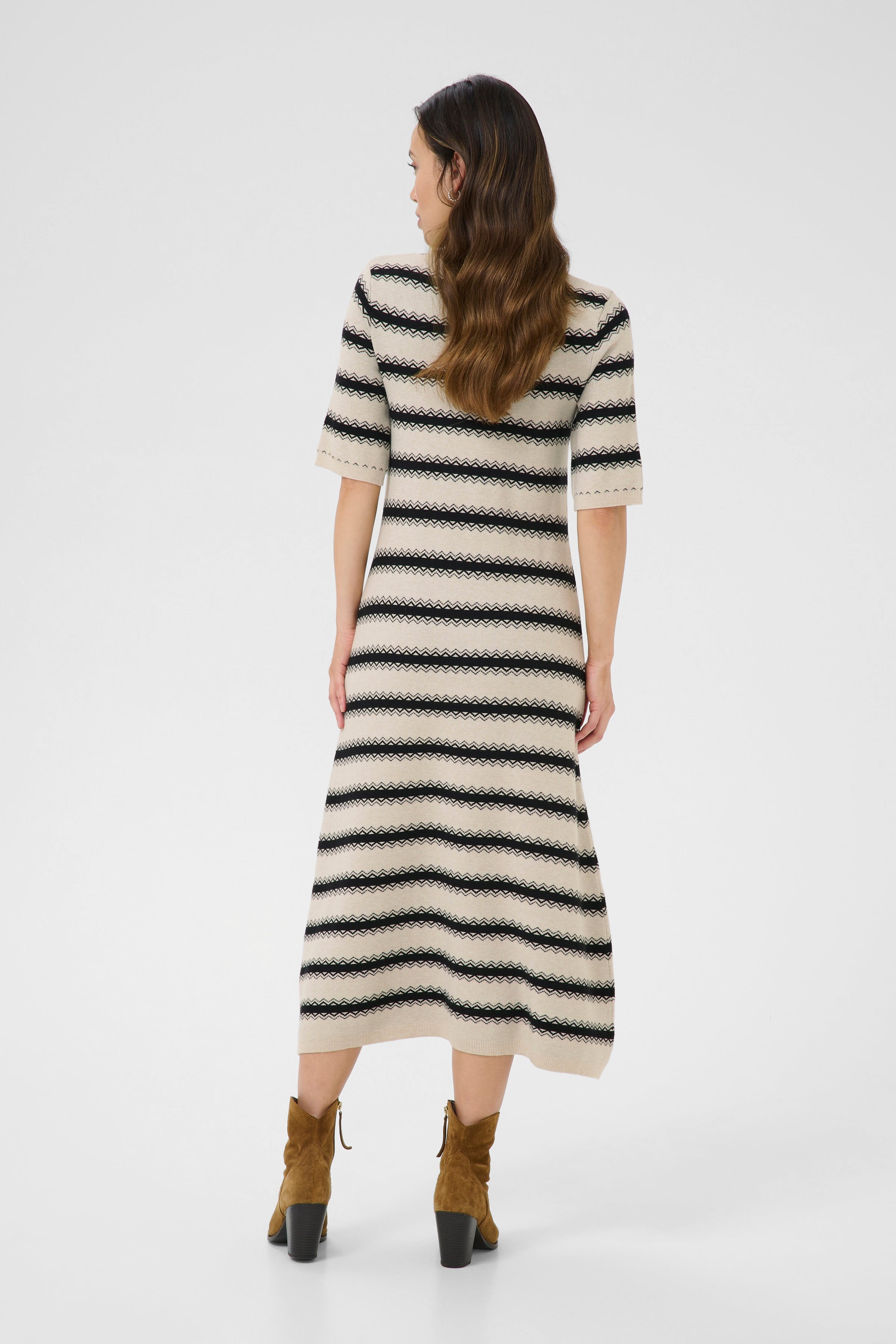 CRDela Dress LOOKBOOK BACK 10613931-107937