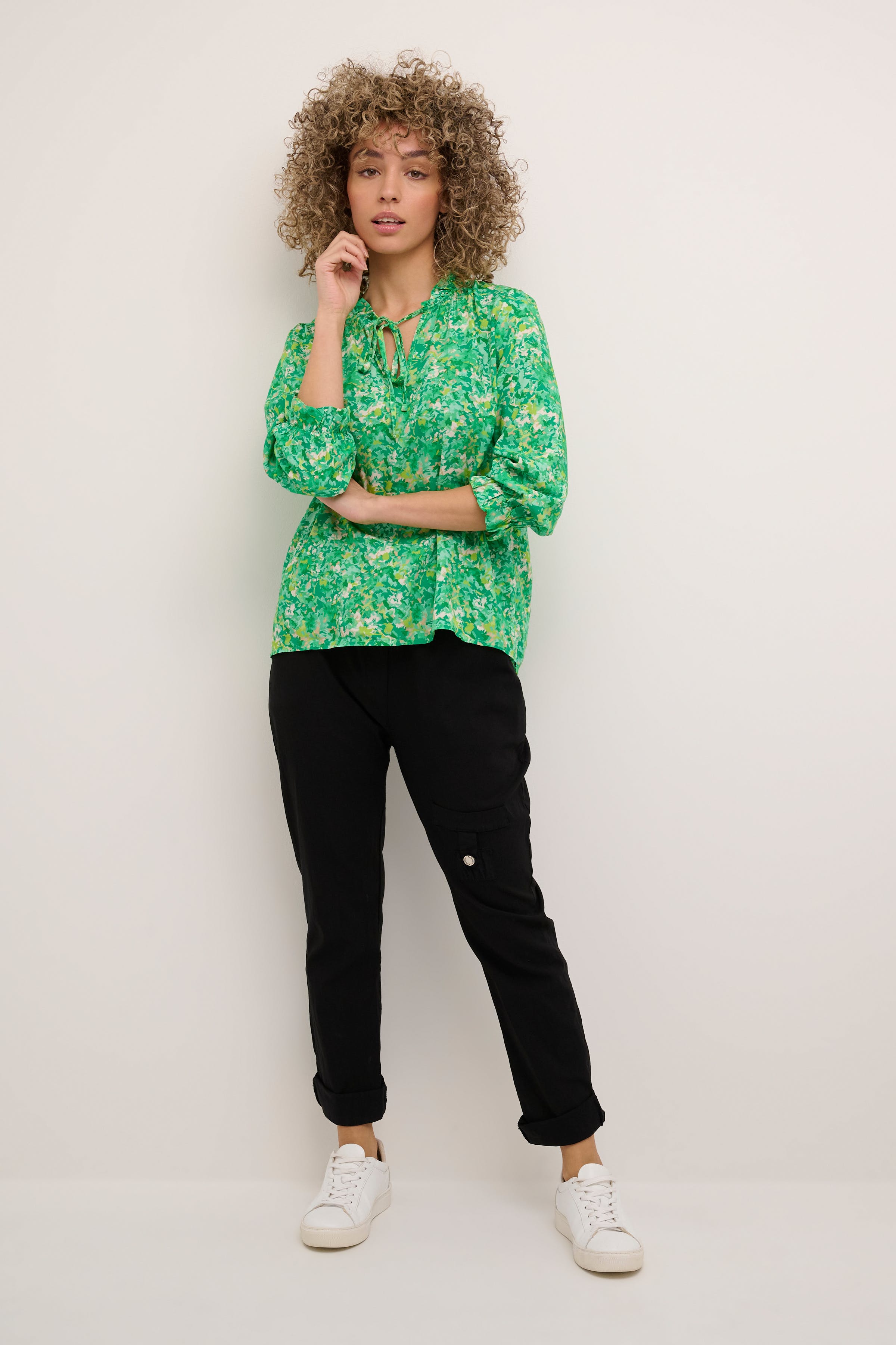 CRRonja Bluse LOOKBOOK FRONT 10650800-105187