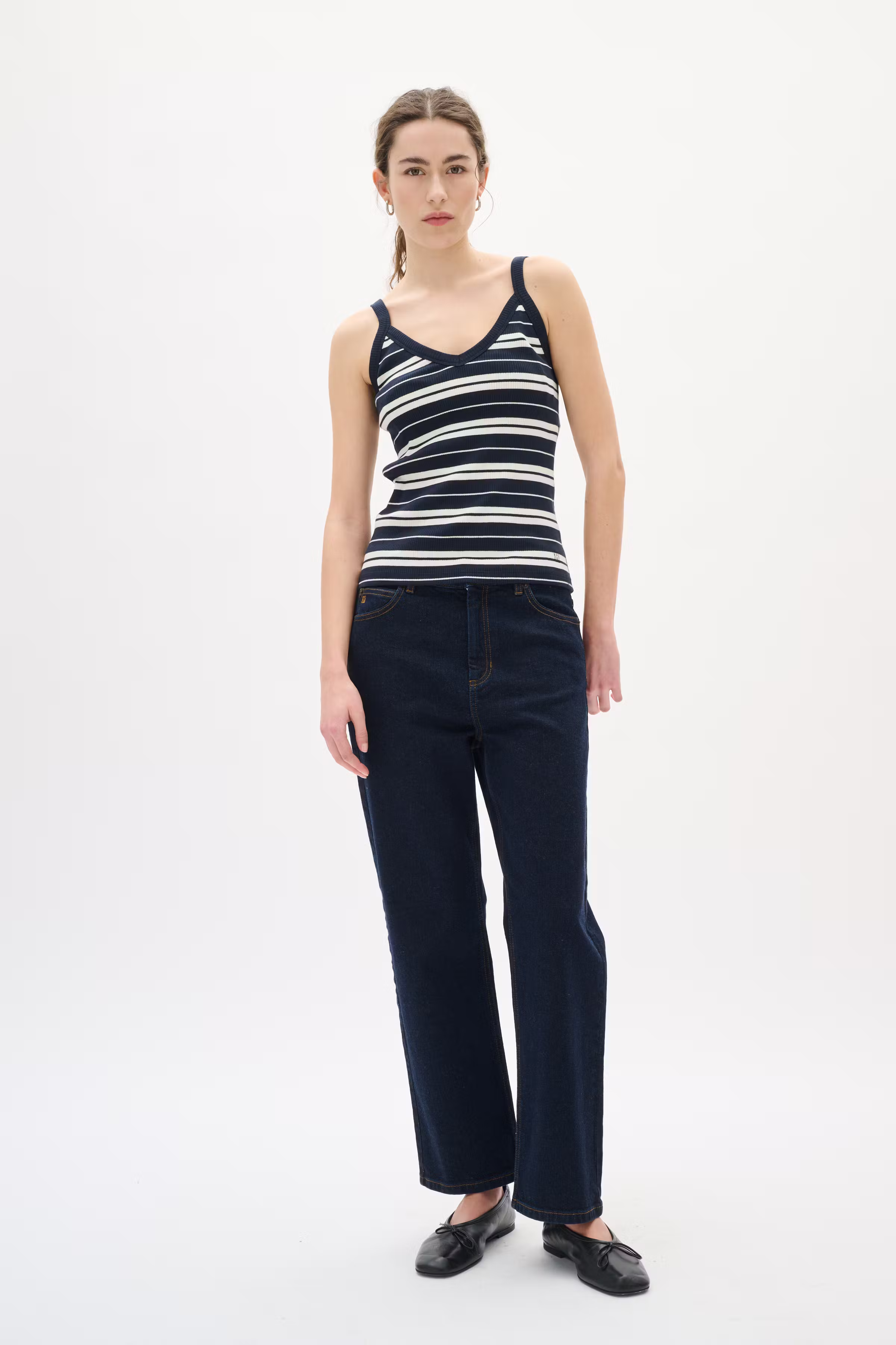 DagnaIW V-Top LOOKBOOK FRONT 30109585-303827