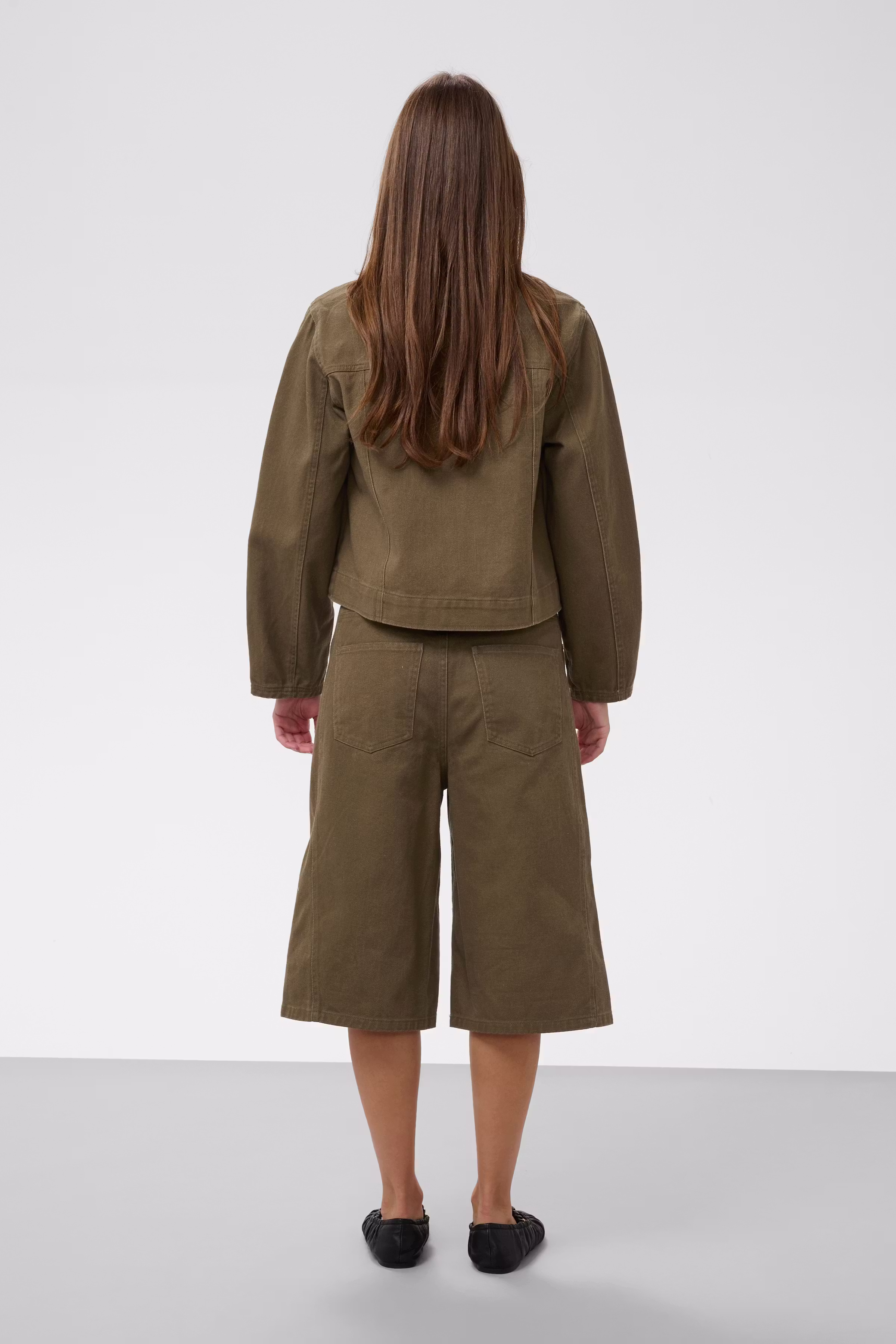 SLSanaga Shorts LOOKBOOK BACK 30409362-190618