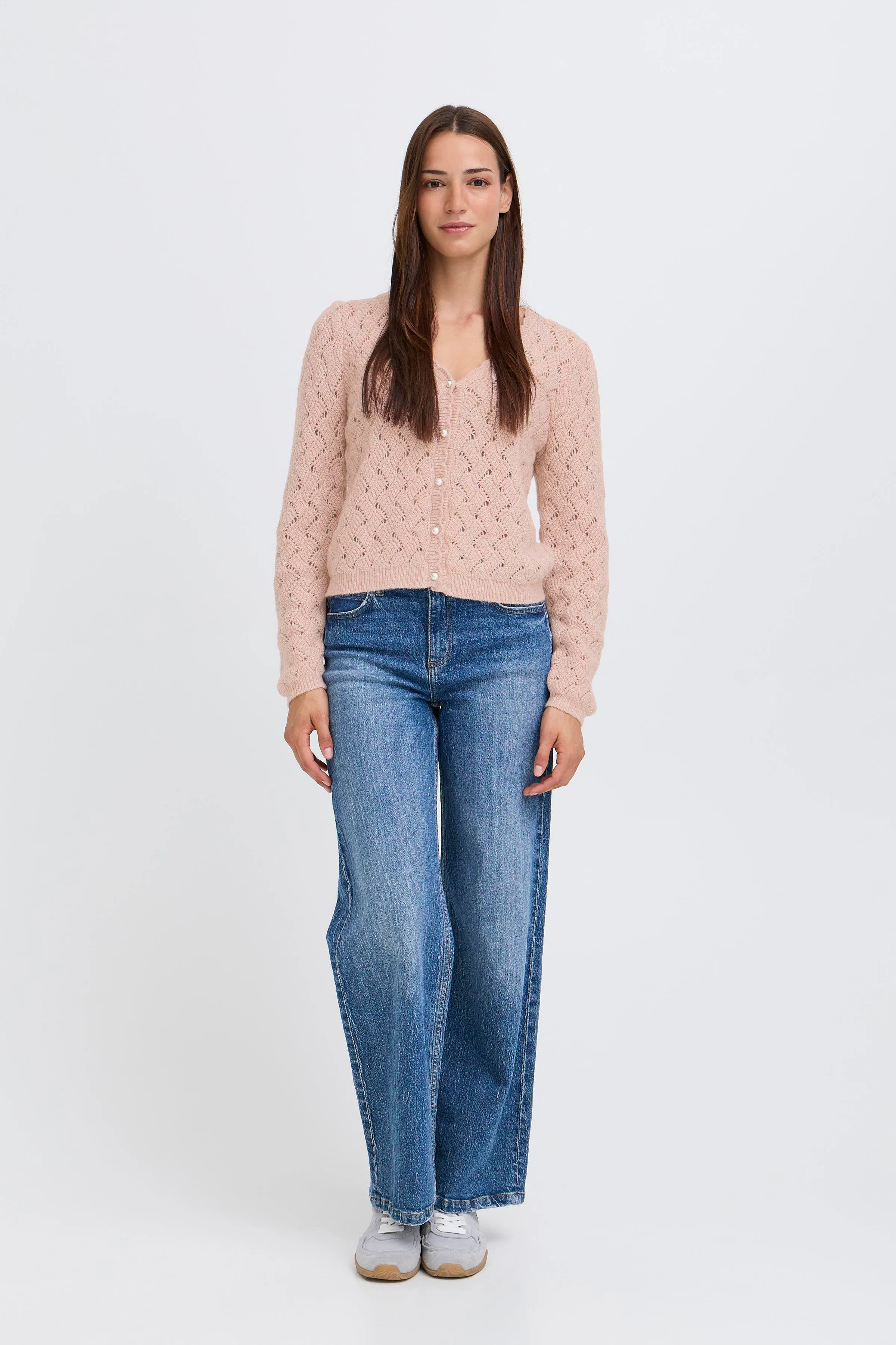 BYNADIKA Cardigan LOOKBOOK FRONT 20817105-1516071