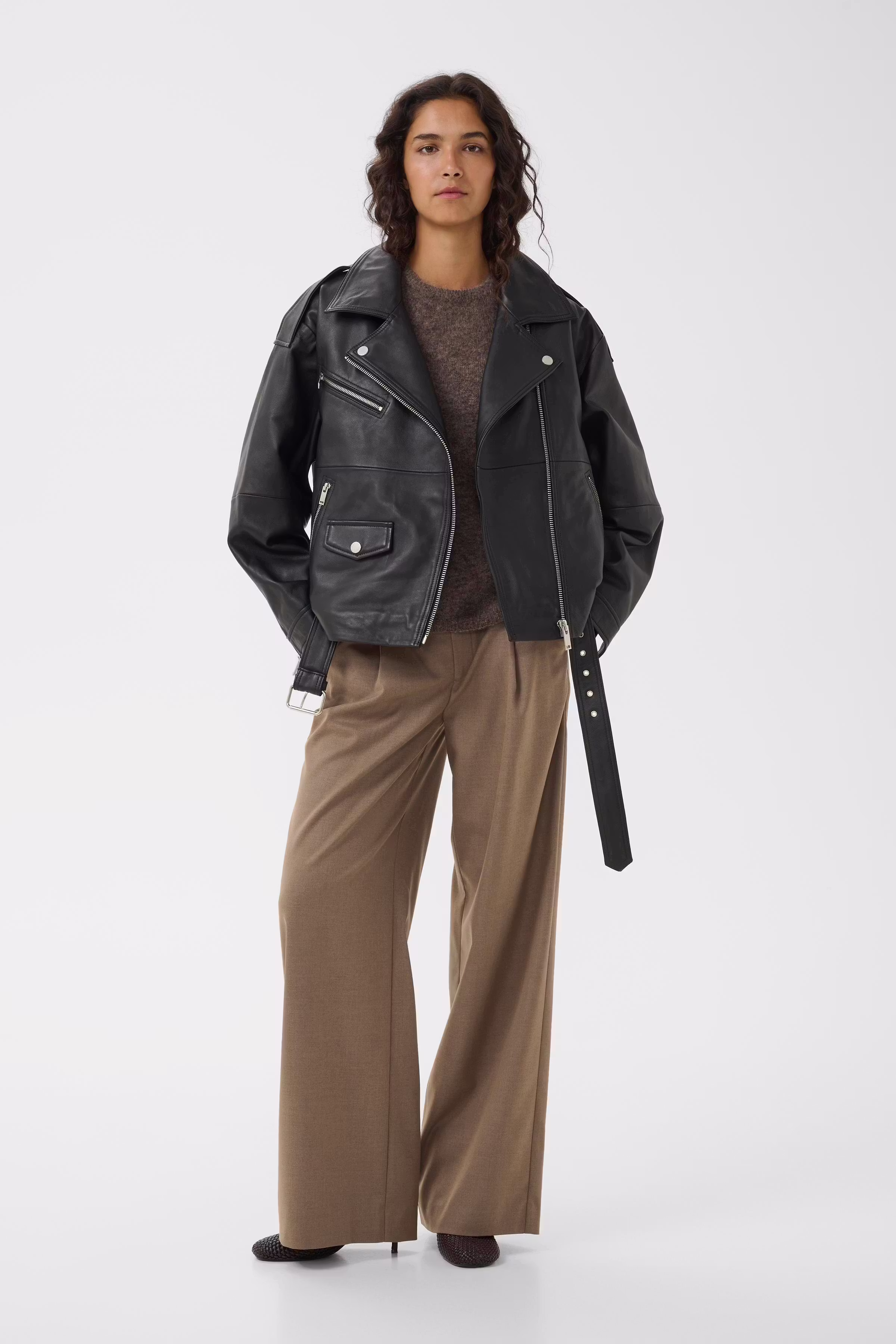 GZnovida Leather jacket LOOKBOOK FRONT 10911365-100017
