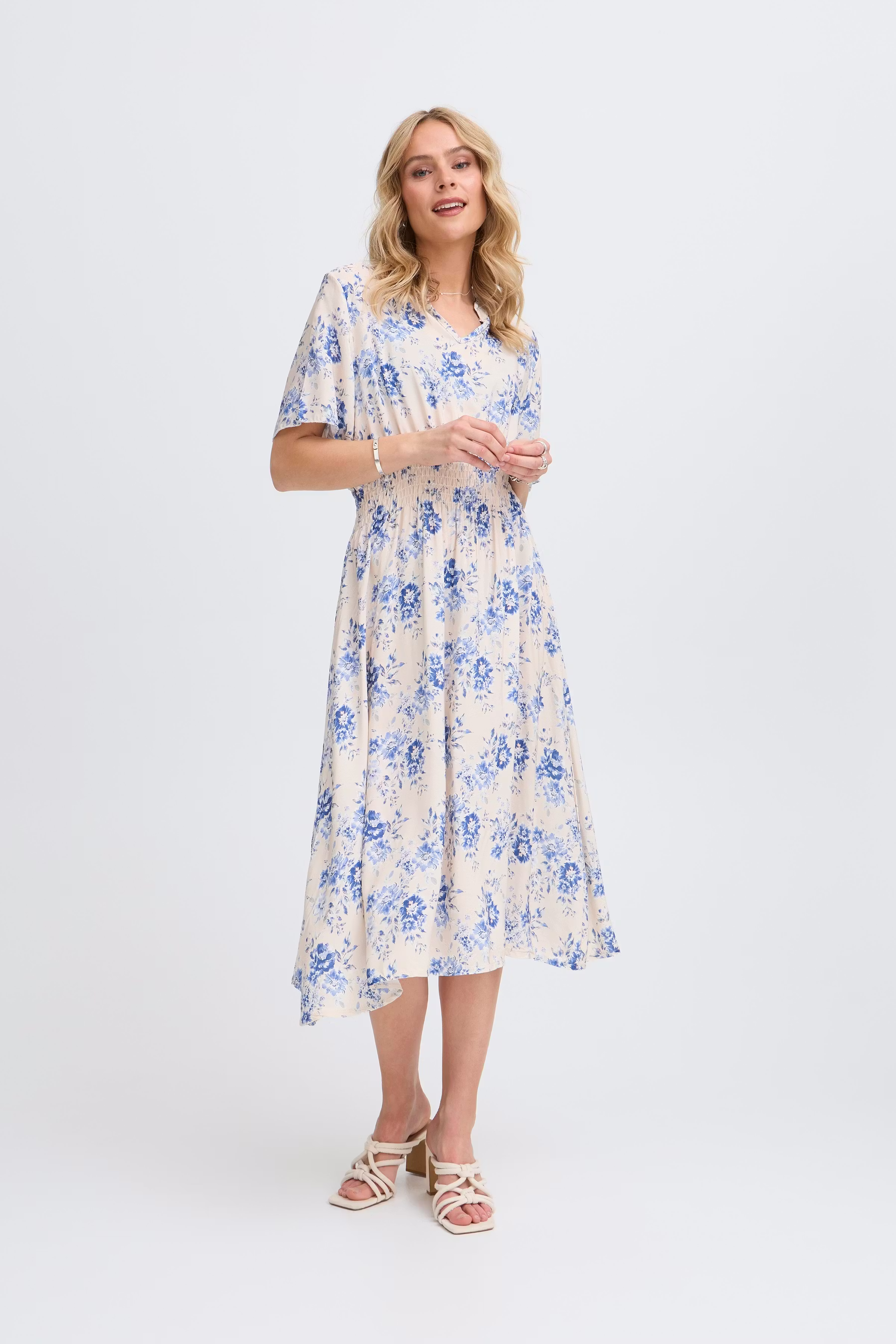 SBGILANA Kjole LOOKBOOK FRONT 22101002-203403