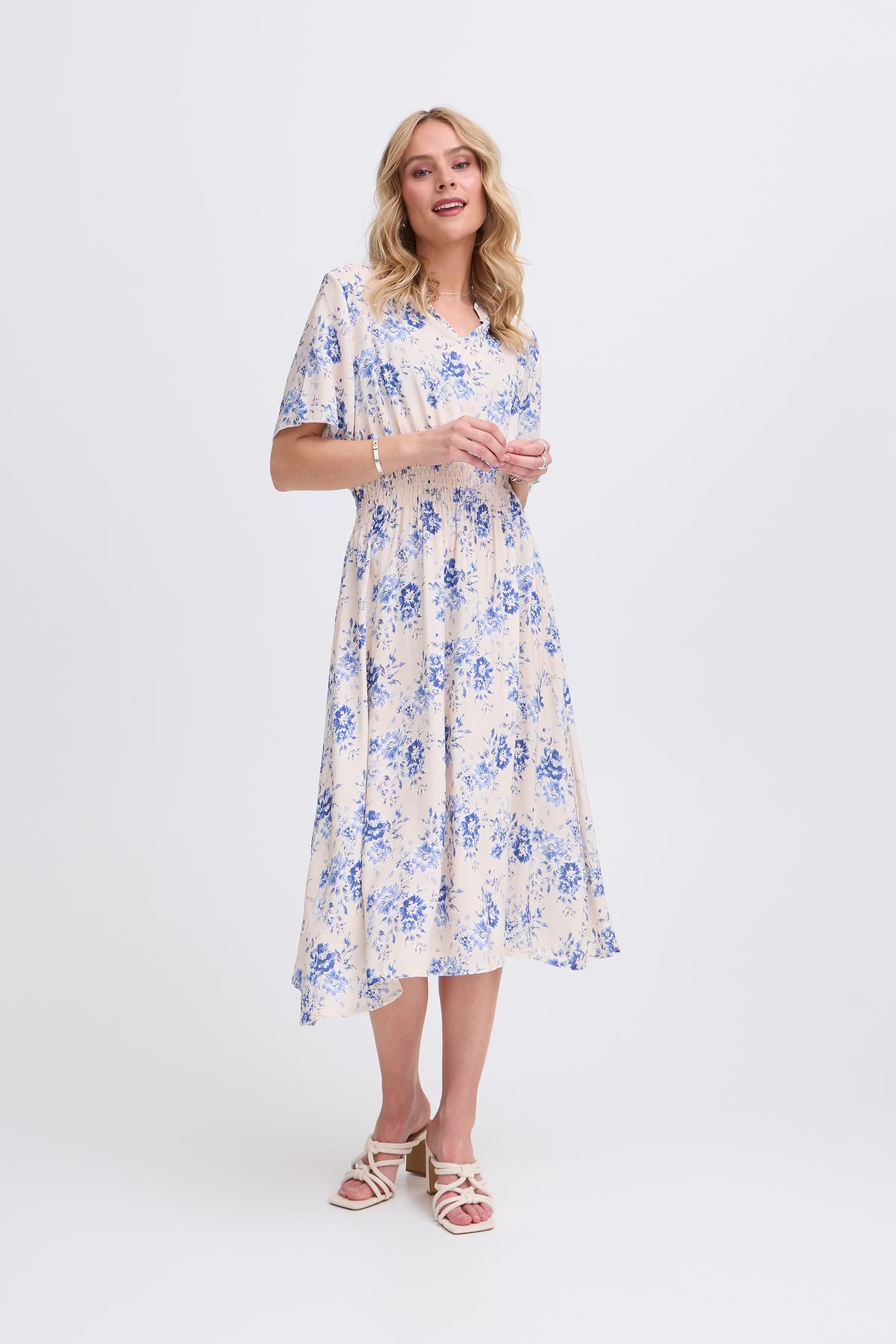SBGILANA Kjole LOOKBOOK FRONT 22101002-203403