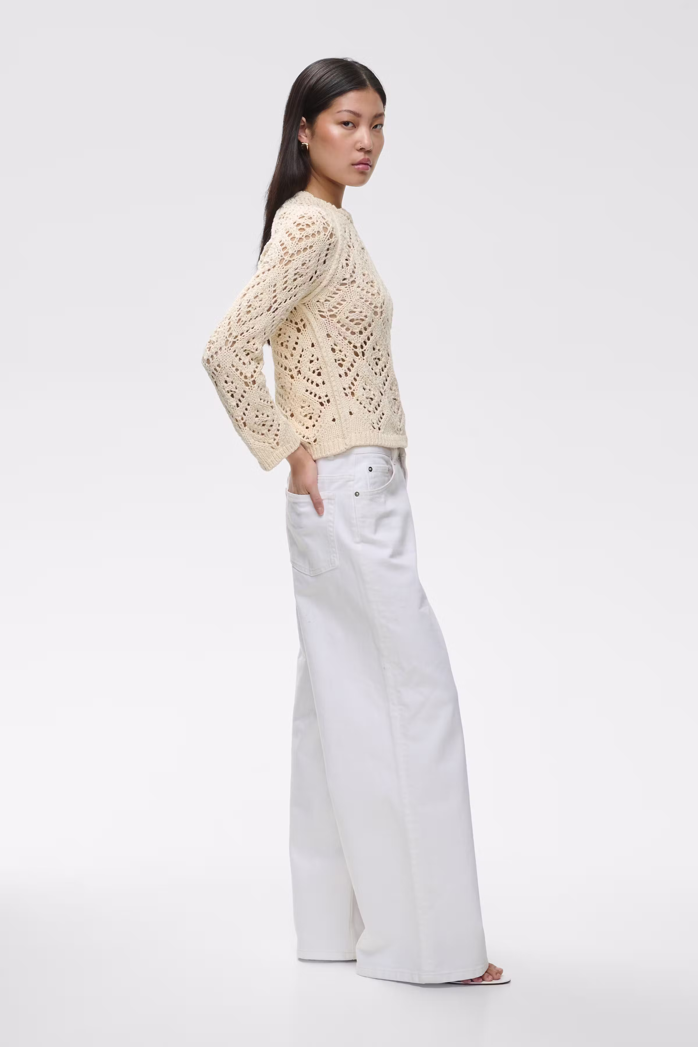 IOFIBY Pullover LOOKBOOK FRONT 30600605-WH022