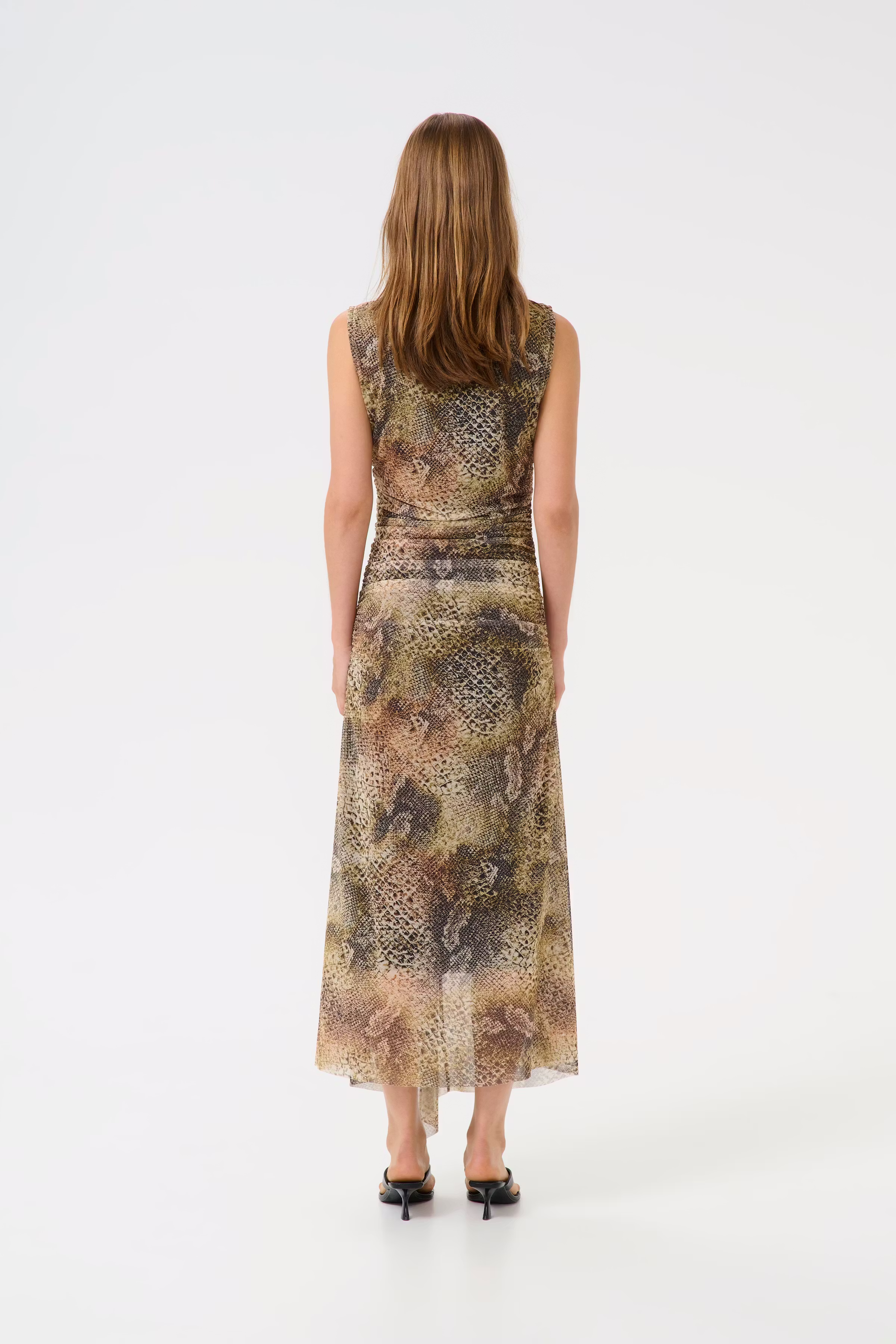 GZmenny Kjole LOOKBOOK BACK 10910318-107549