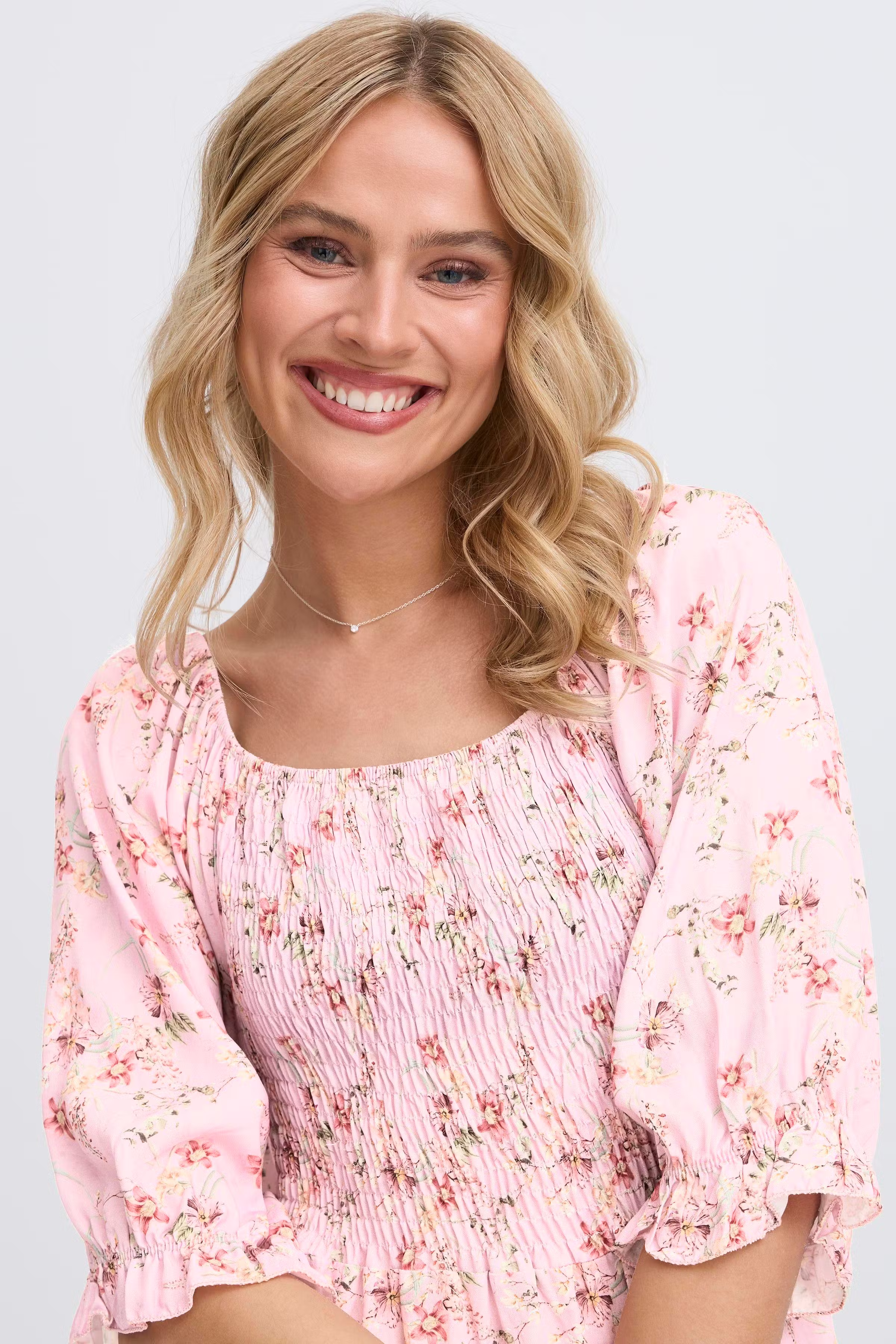 SBGISLA Kjole LOOKBOOK DETAIL 22101030-142305