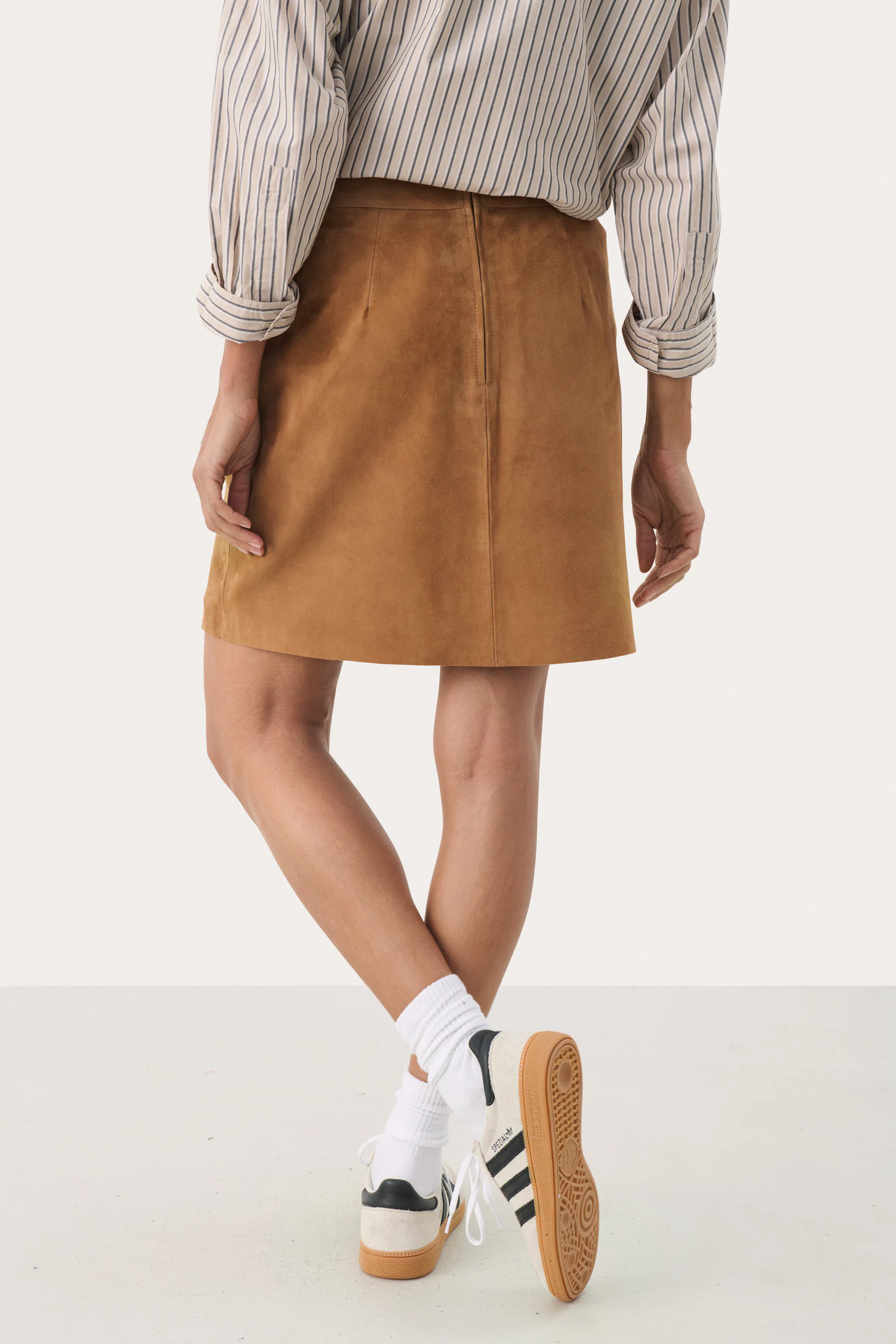 LingsaPW Rok LOOKBOOK BACK 30309351-181029