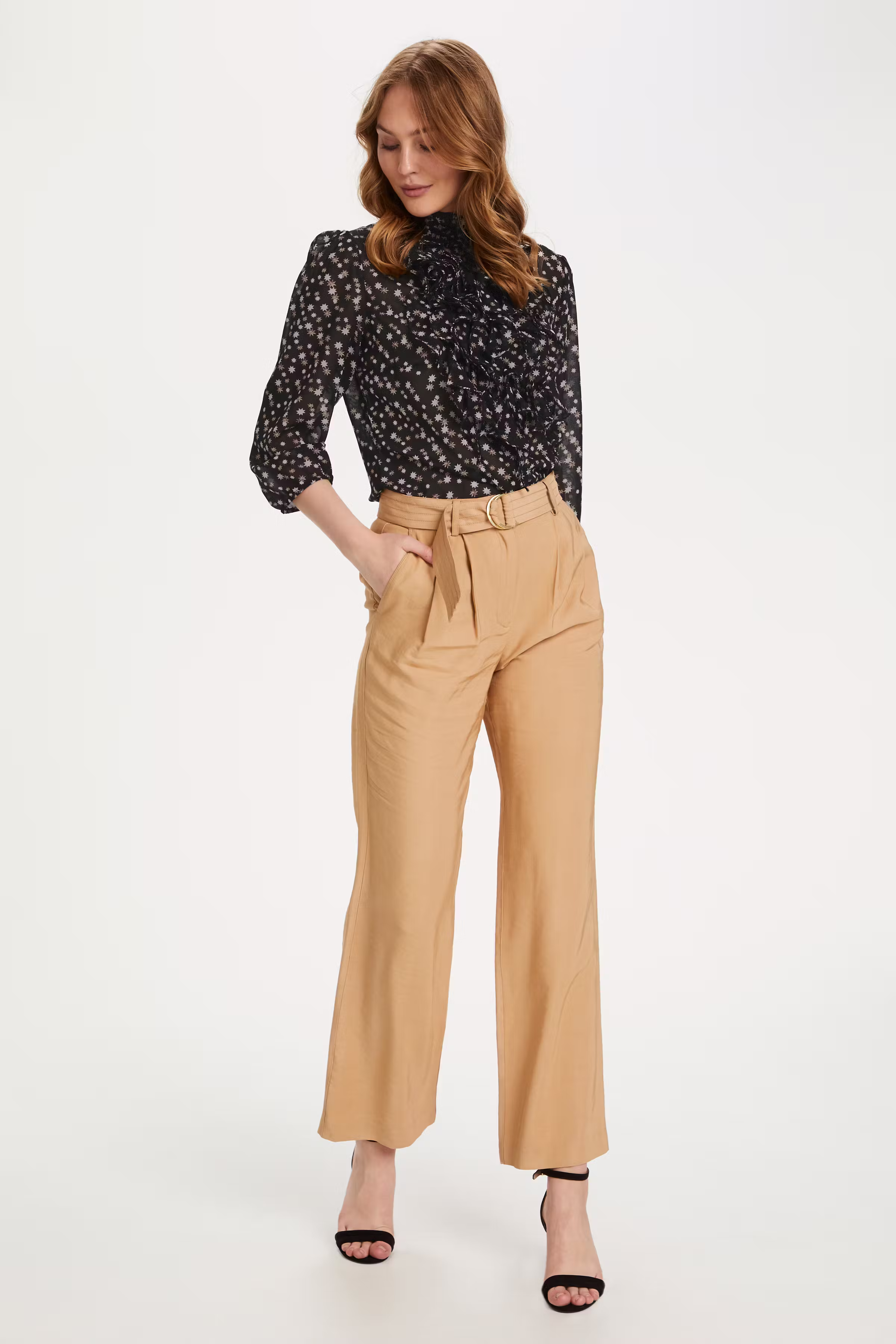 LiljaSZ Bluse LOOKBOOK FRONT 30510392-600138