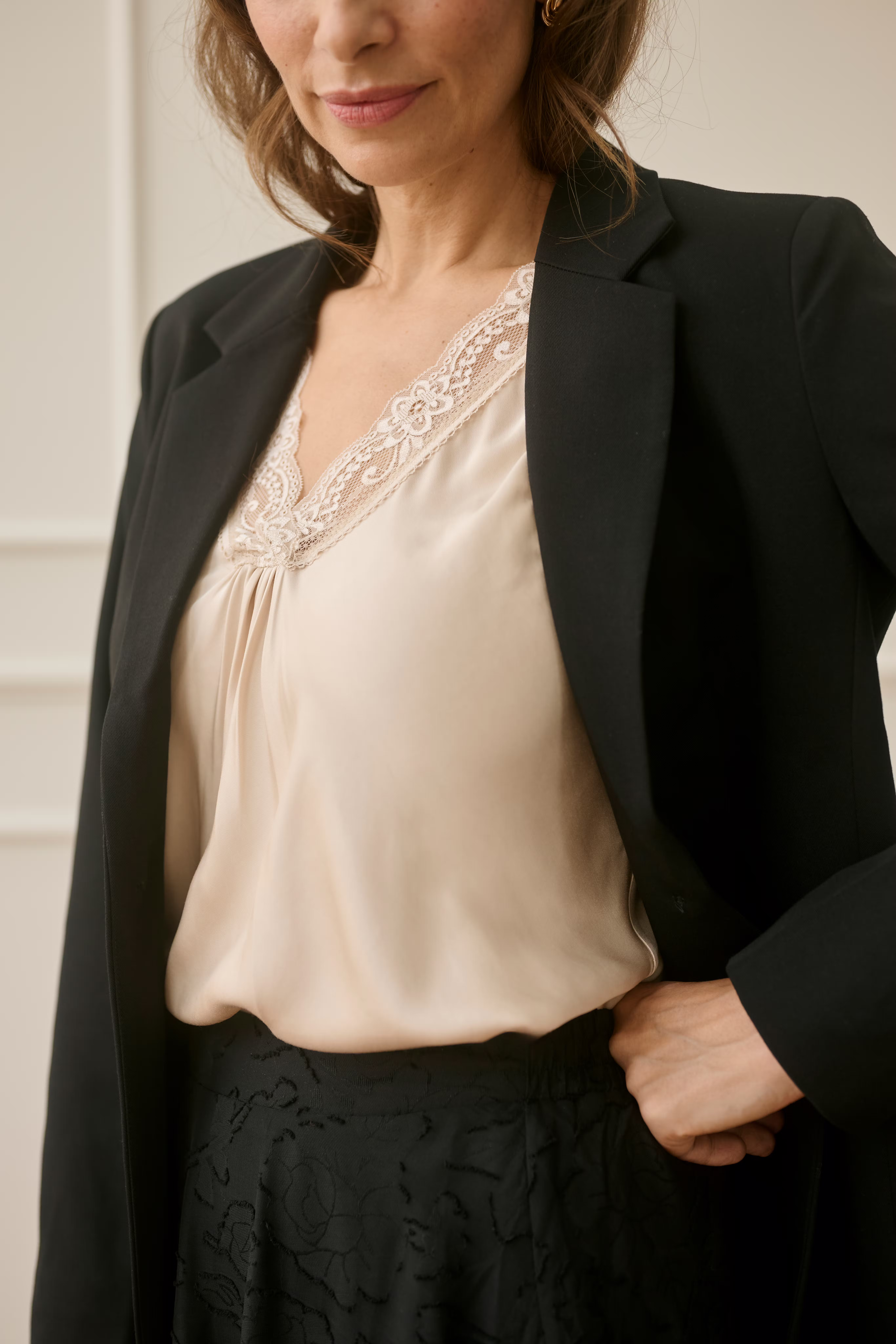 BPkarla Top LOCATION NONE 40103571-400773