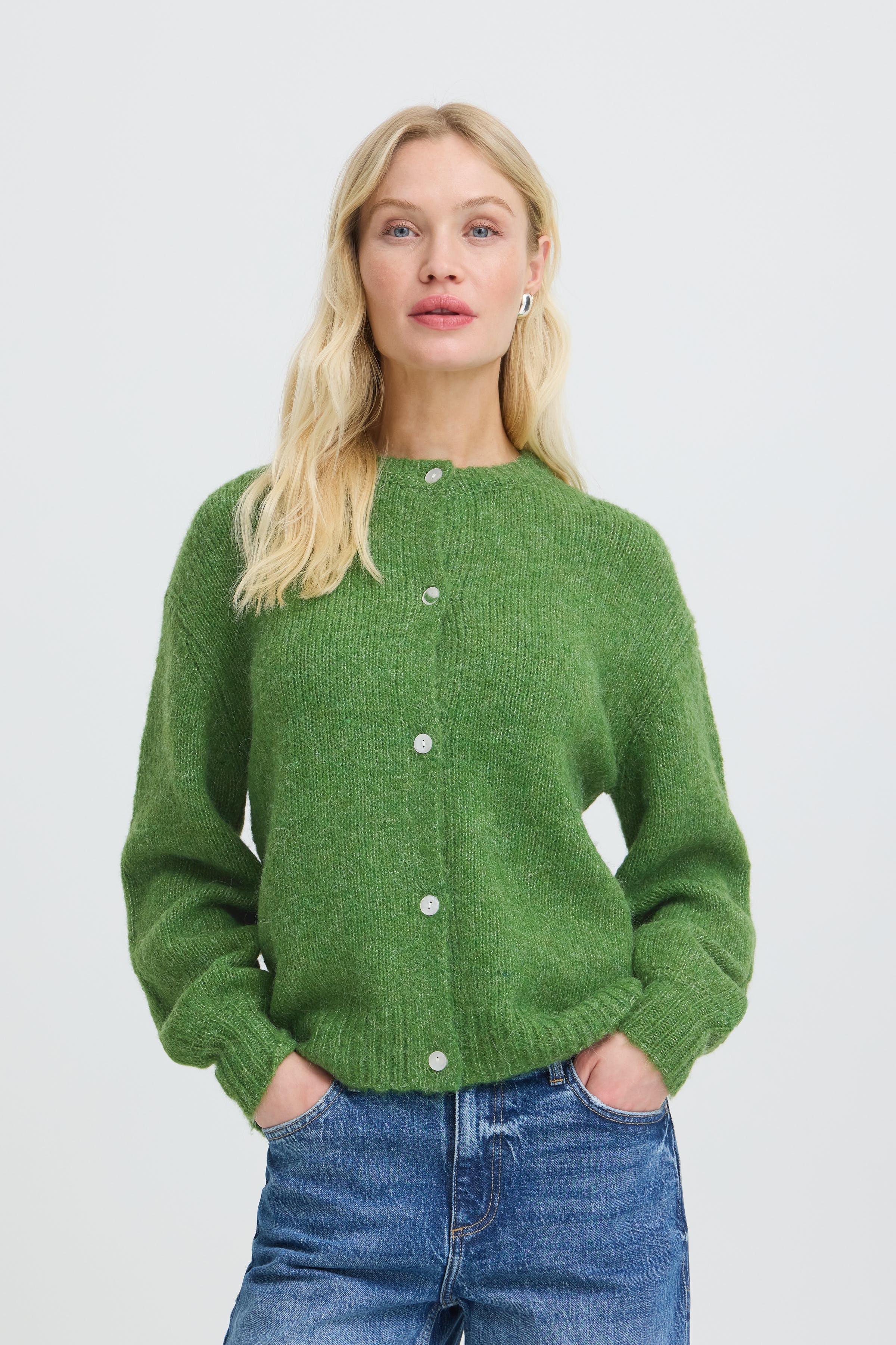 BYOTIA Cardigan LOOKBOOK FRONT 20819108-180125