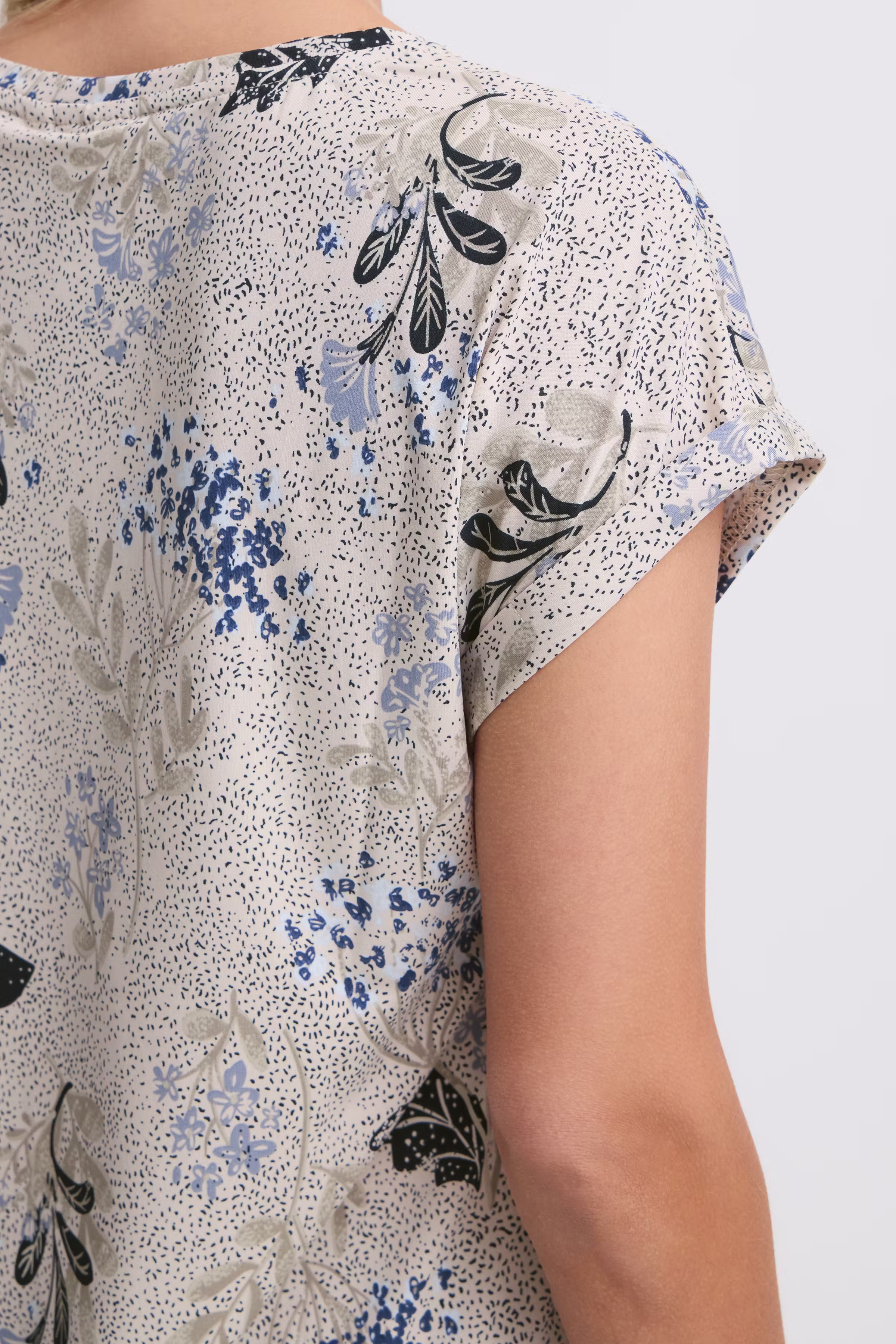 FRSEEN T-shirt LOOKBOOK DETAIL 20610634-900014210