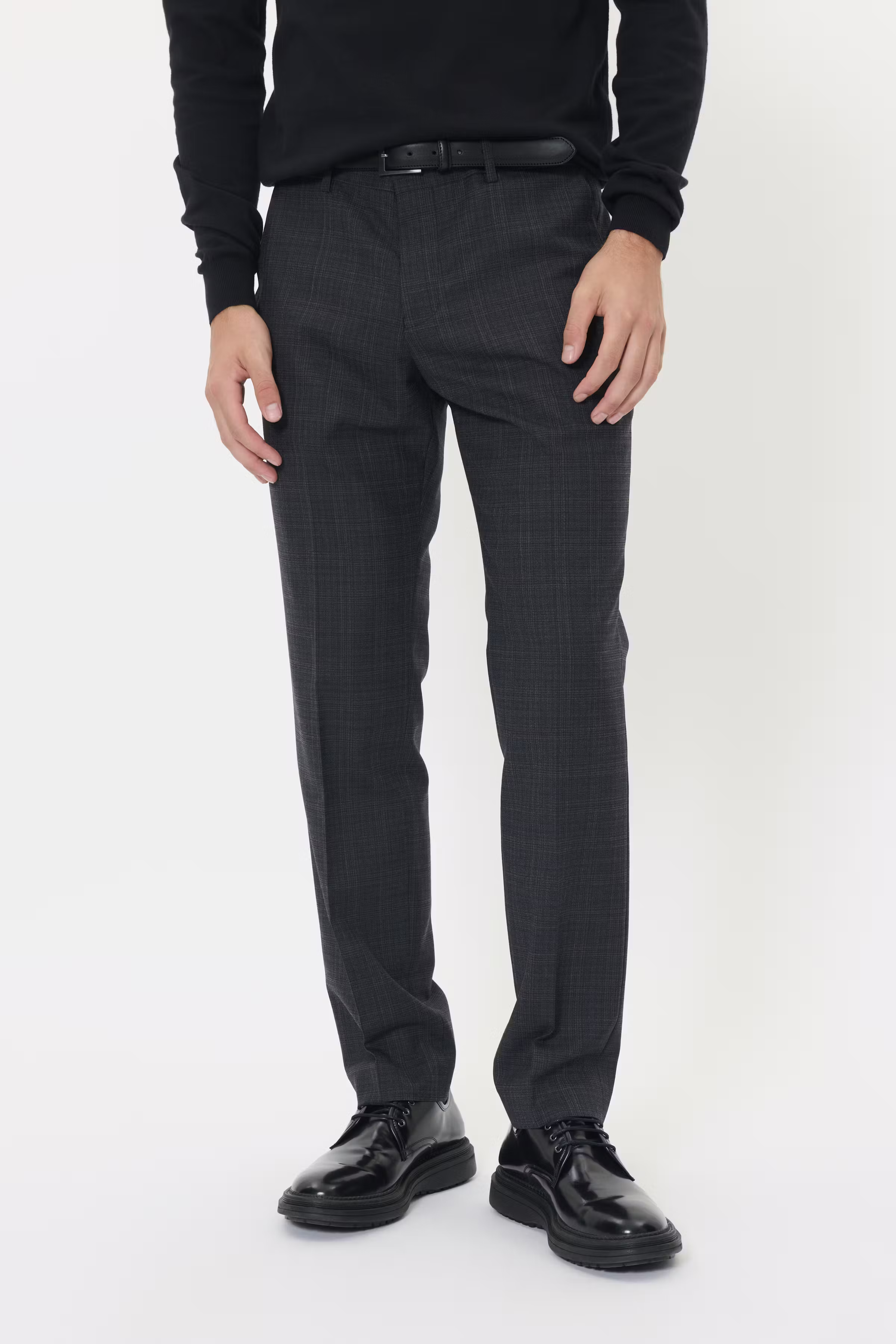 MAlas Hose LOOKBOOK FRONT 30208841-191103