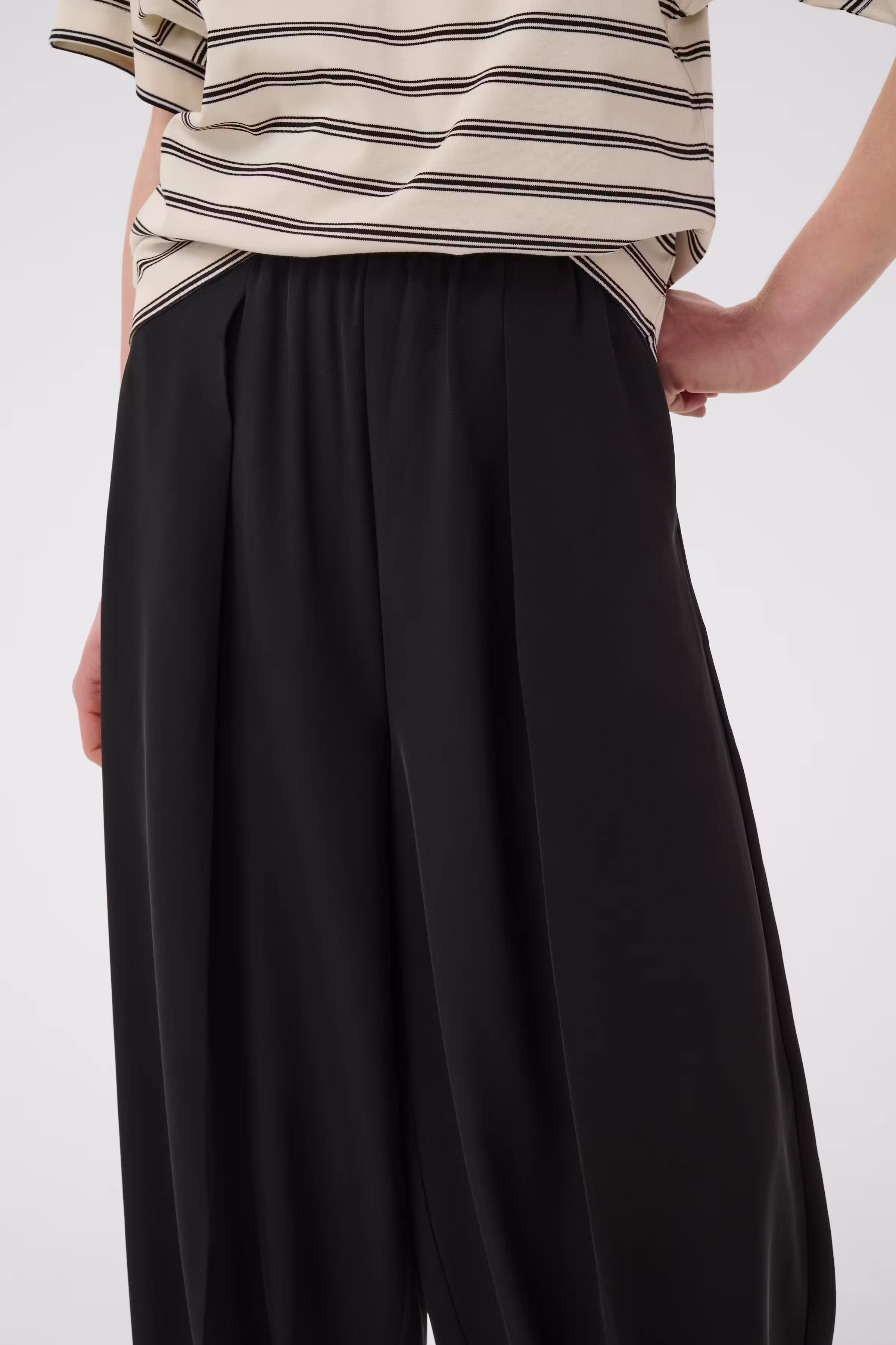 QAILEYIW Trousers LOOKBOOK DETAIL 30112671-194008