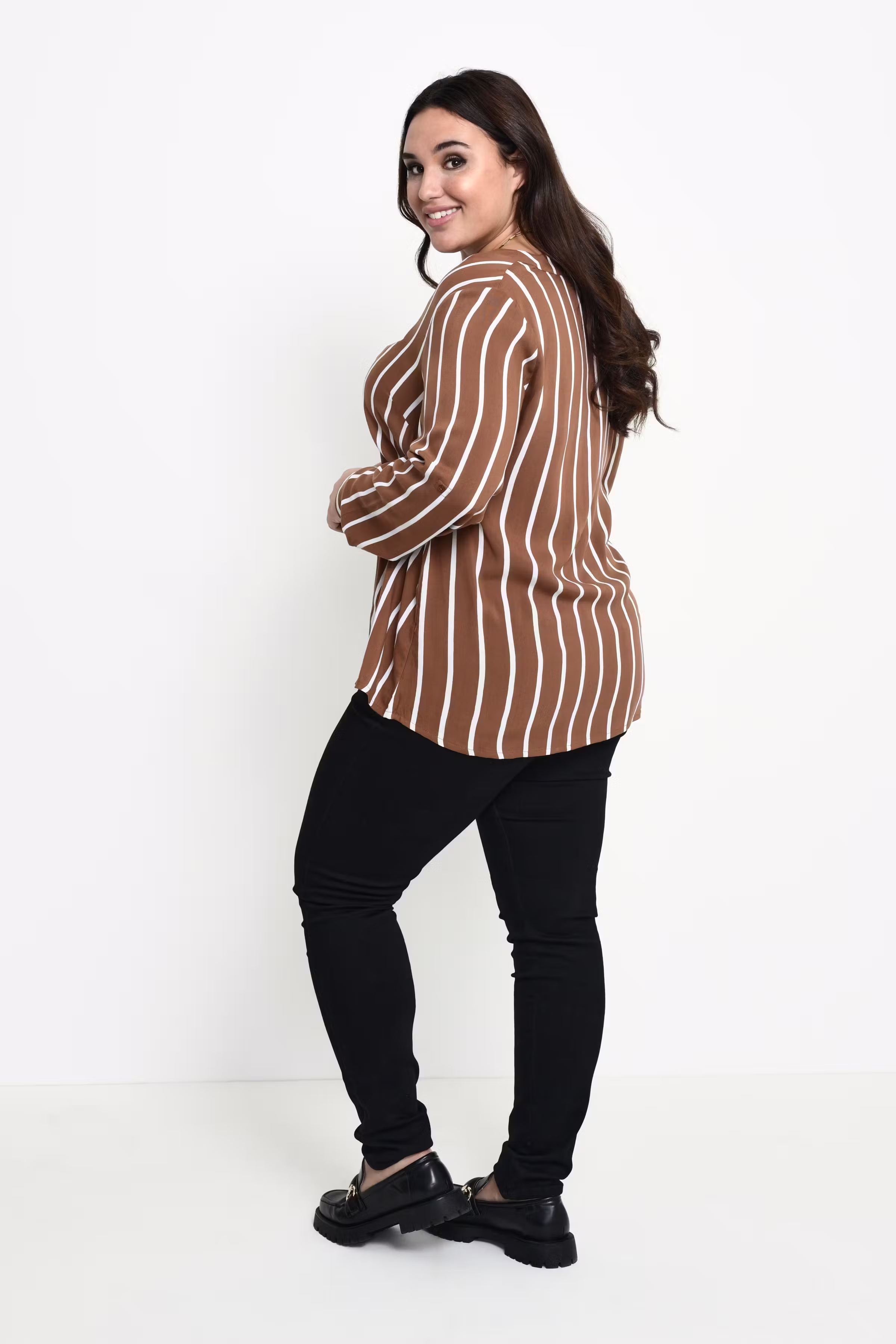 KCsida Blouse LOOKBOOK BACK 10580350-103417