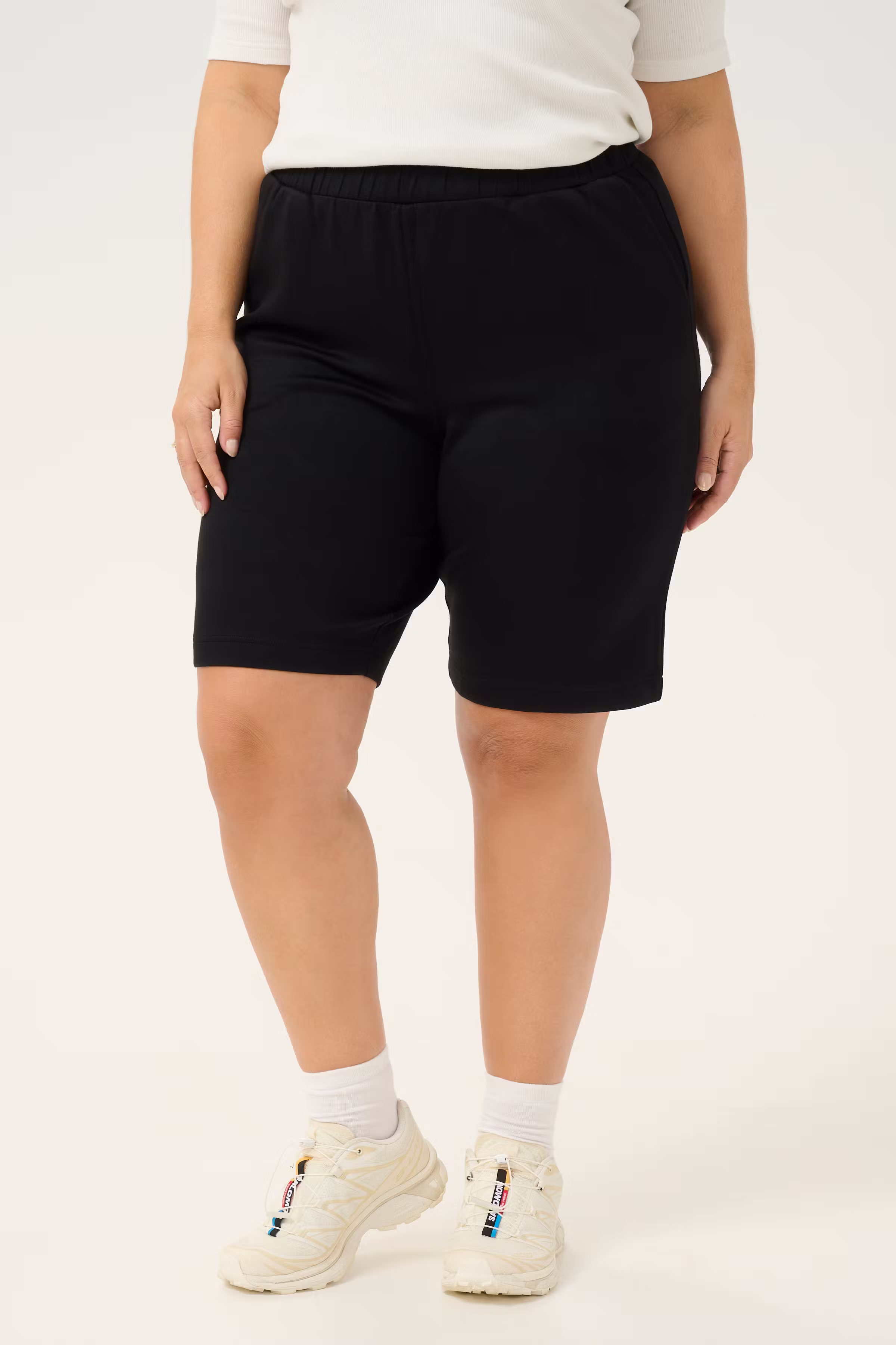 KCannita Shorts LOOKBOOK FRONT 10583279-100121