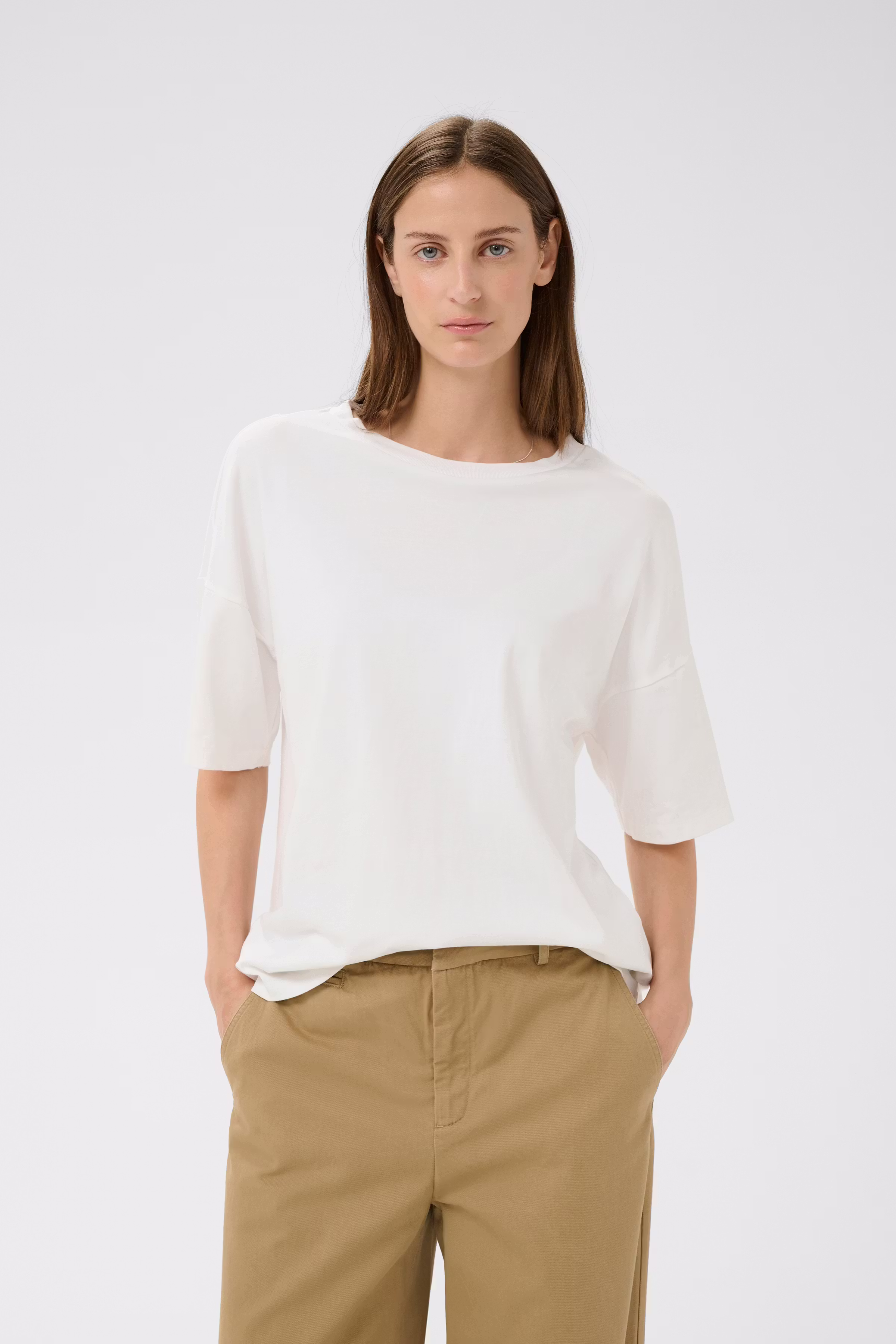 SOPHIEIW BOXY T-shirt LOOKBOOK FRONT 30112445-300001