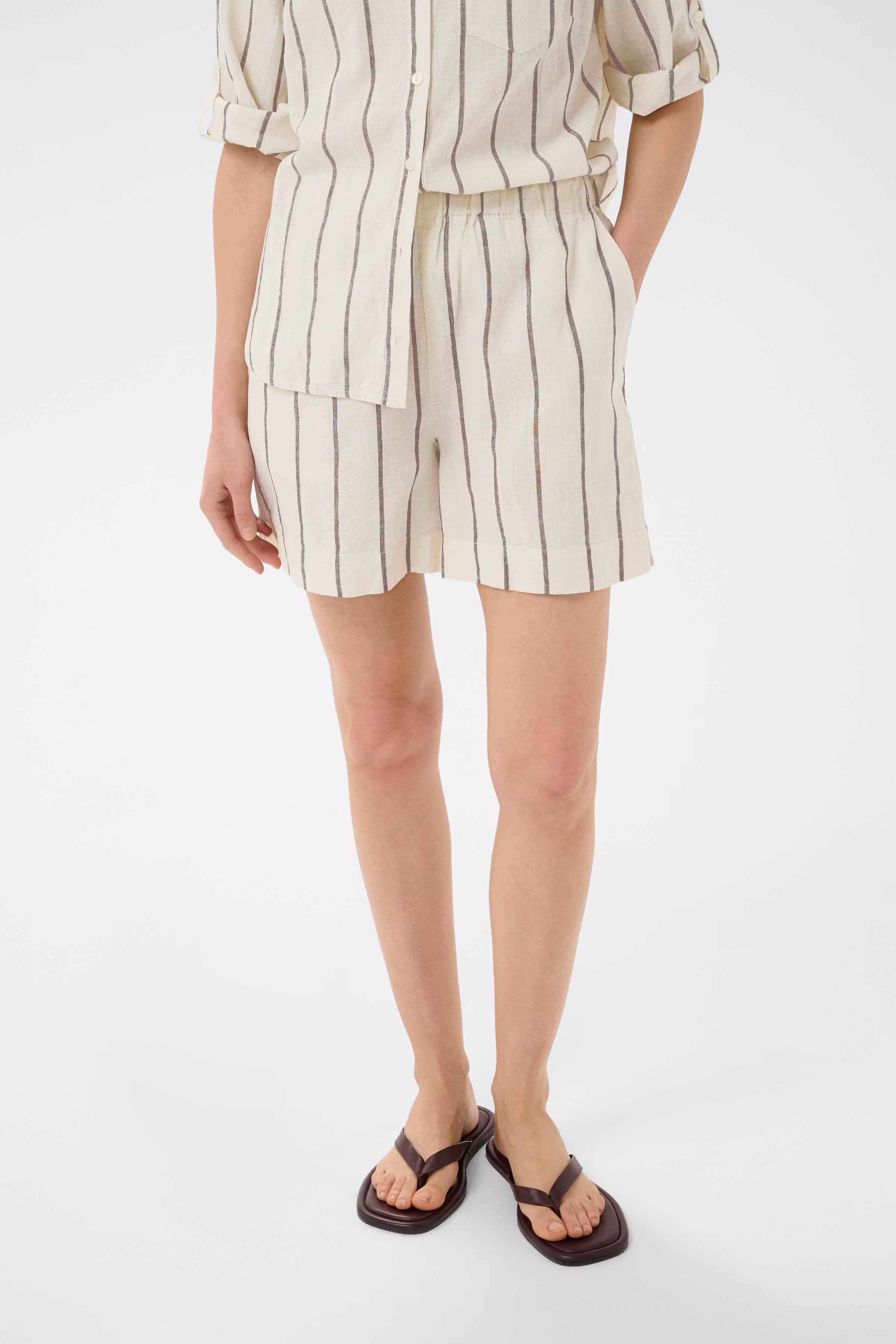 RiggePW Linen Shorts LOOKBOOK FRONT 30309618-303790