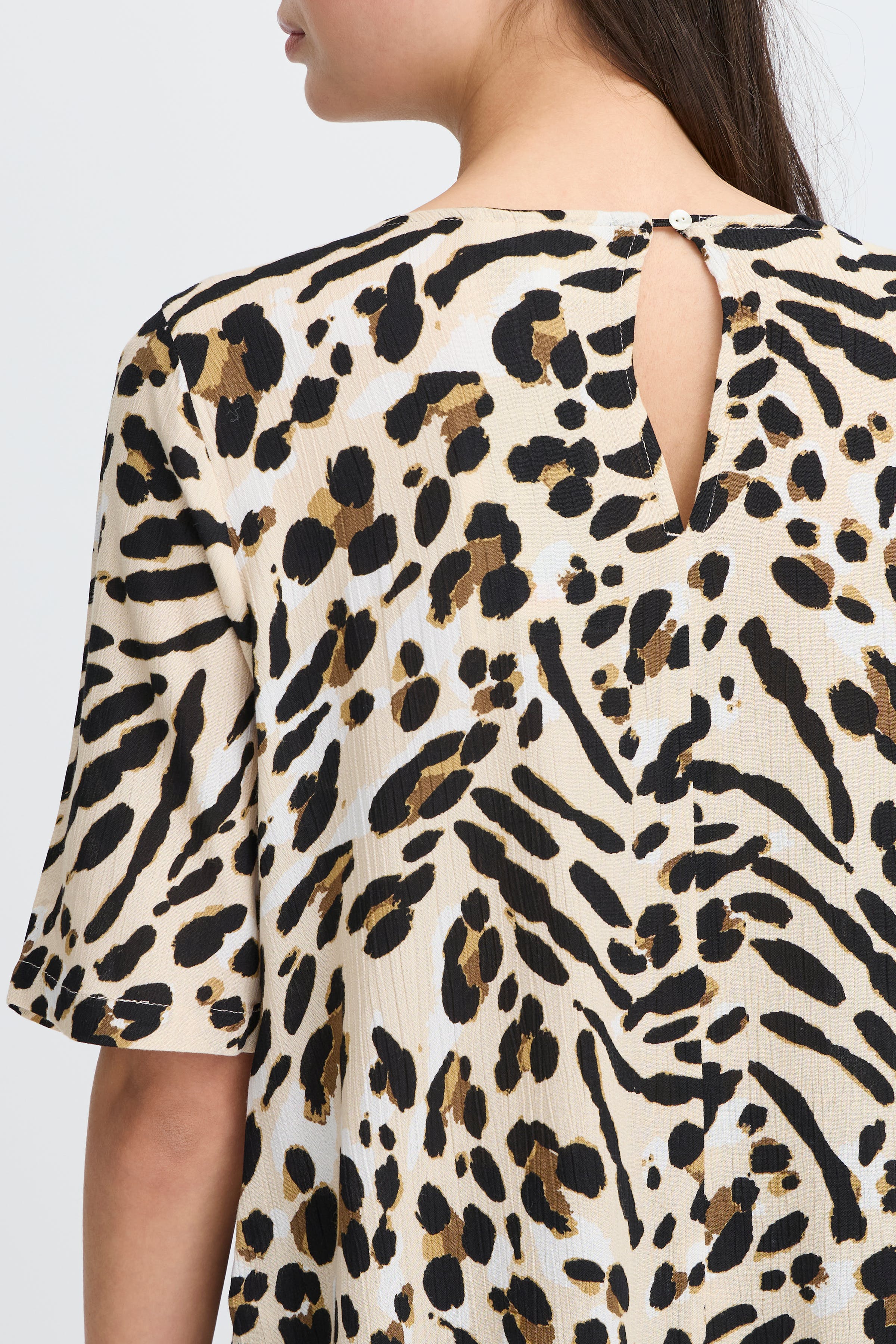 Kortærmet bluse LOOKBOOK DETAIL 20122971-204480