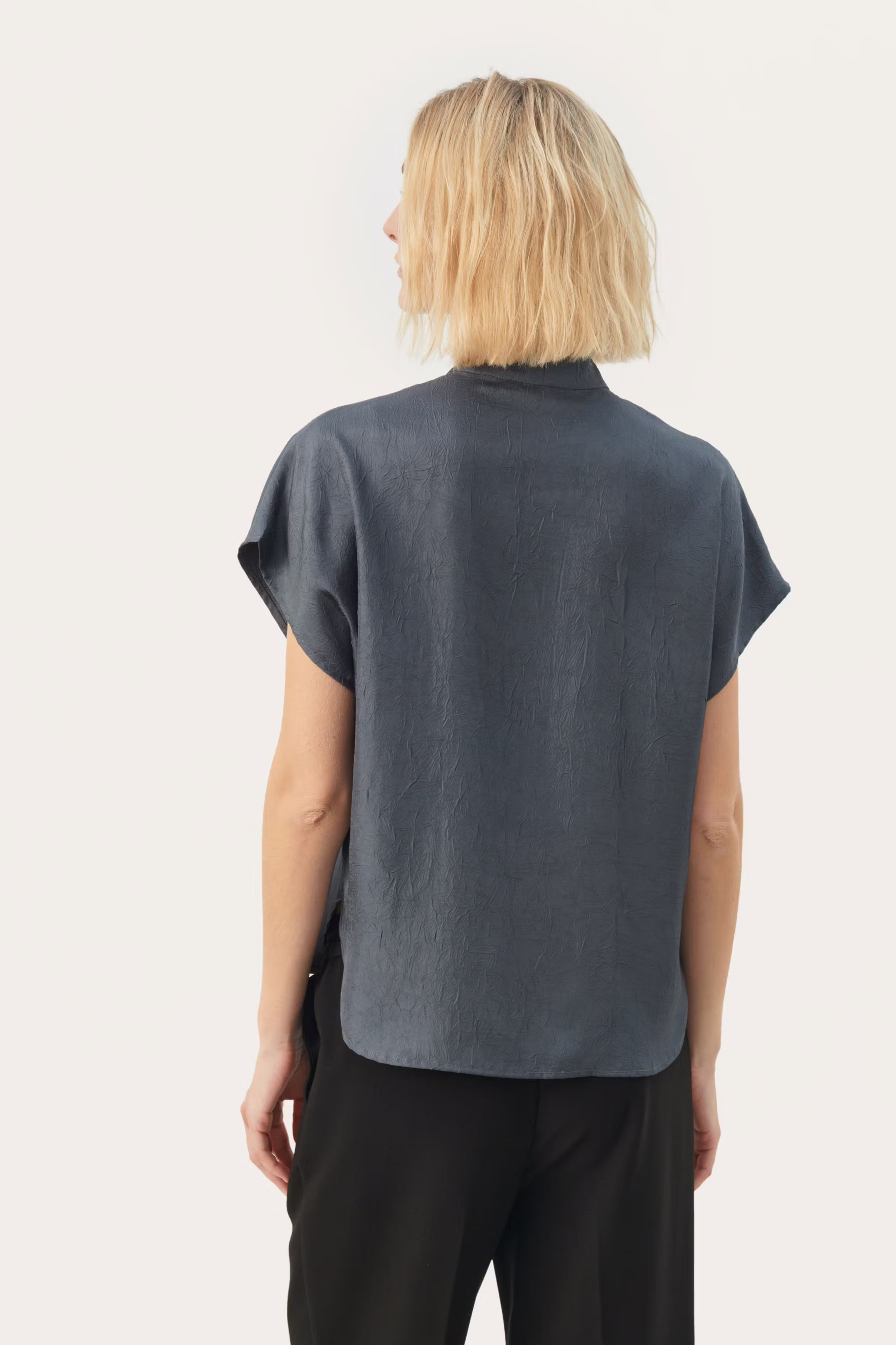 EstefaniaPW Kortærmet bluse med sløjfe LOOKBOOK BACK 30308490-194215