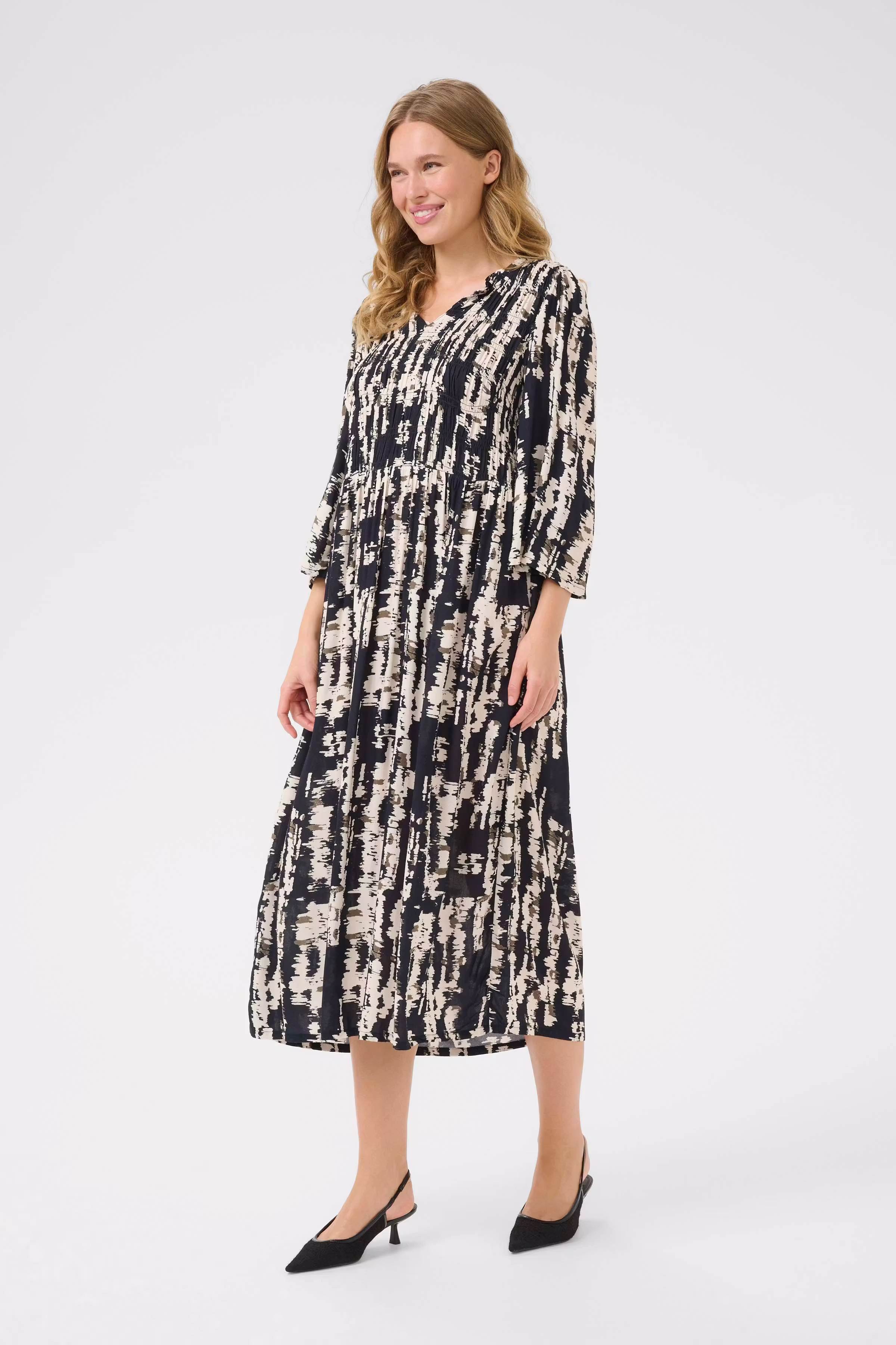 BPolivia Kleid LOOKBOOK FRONT 10590854-107519B