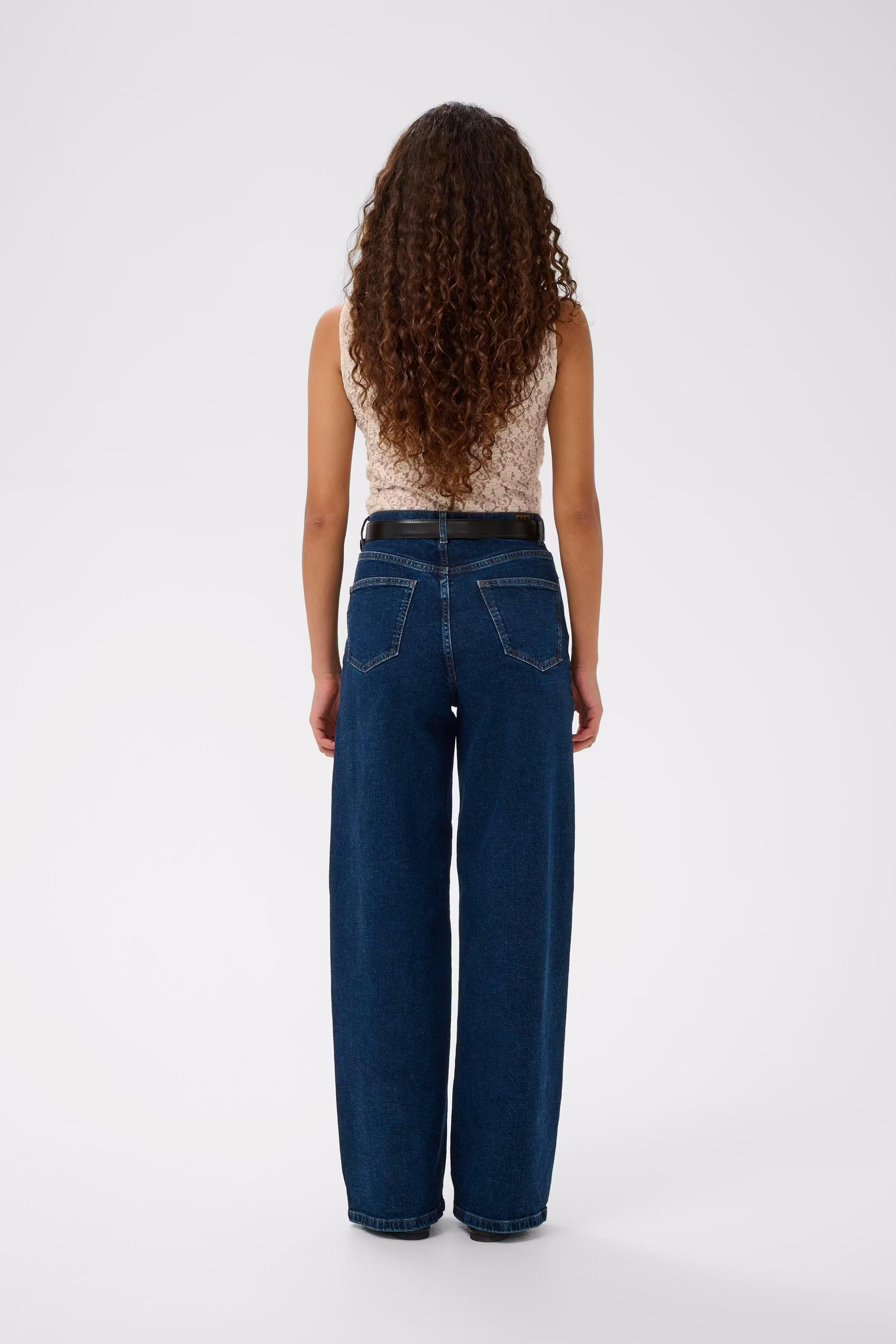 CivahIW T-shirt LOOKBOOK BACK 30109935-130403