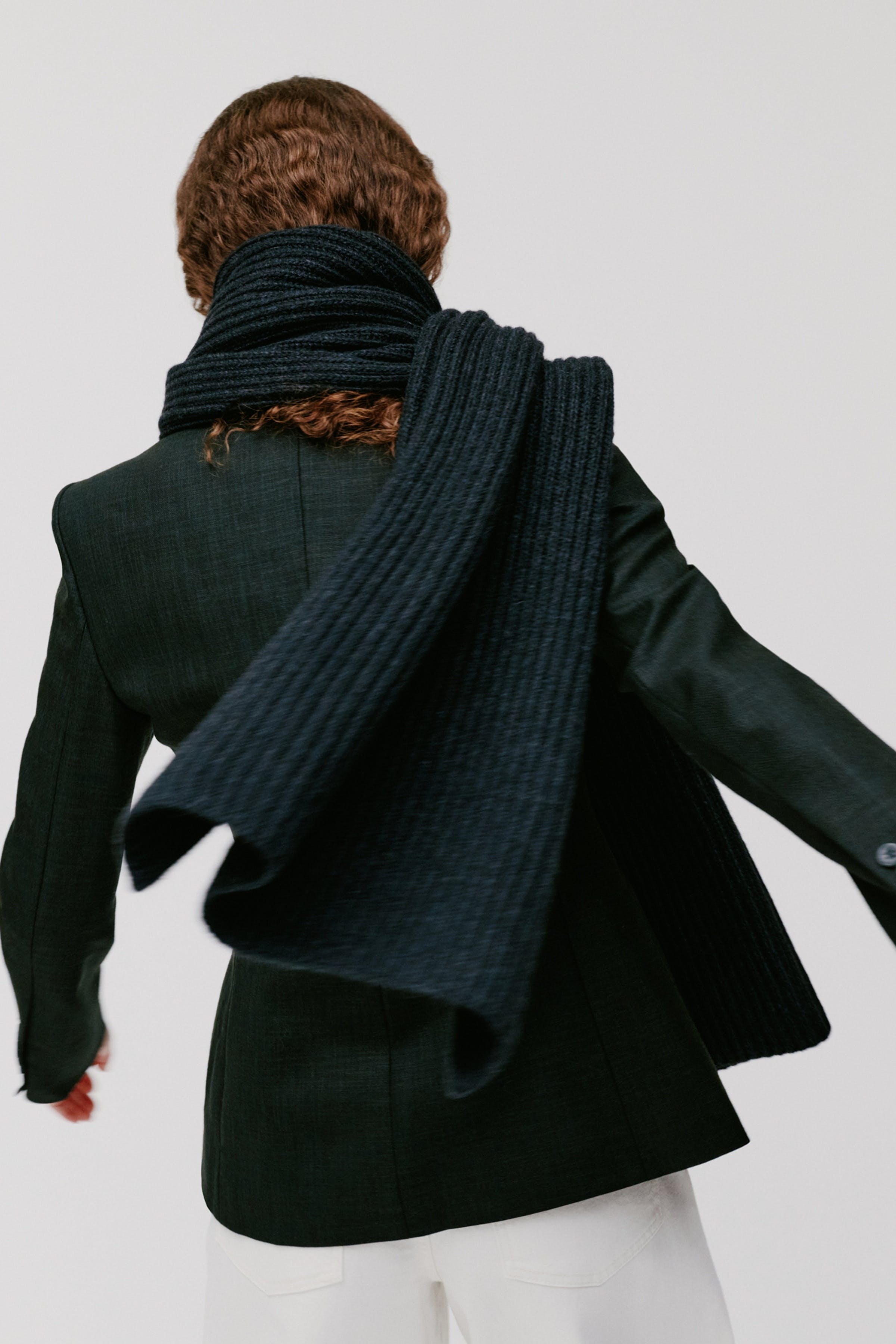 ANGELINA SCARF LOOKBOOK BACK 30600776-GY949