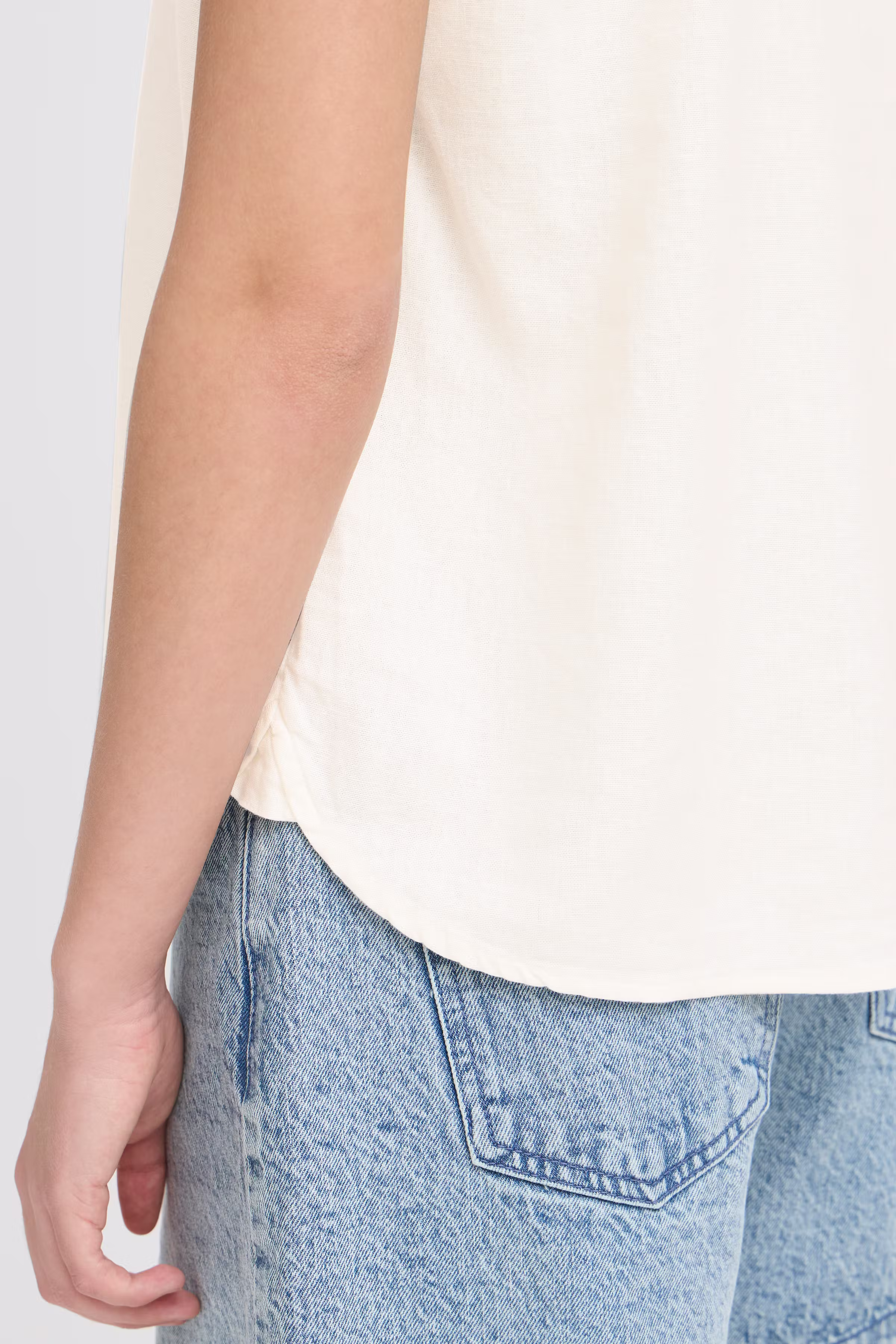 Kortermet bluse LOOKBOOK DETAIL 20122908-114201