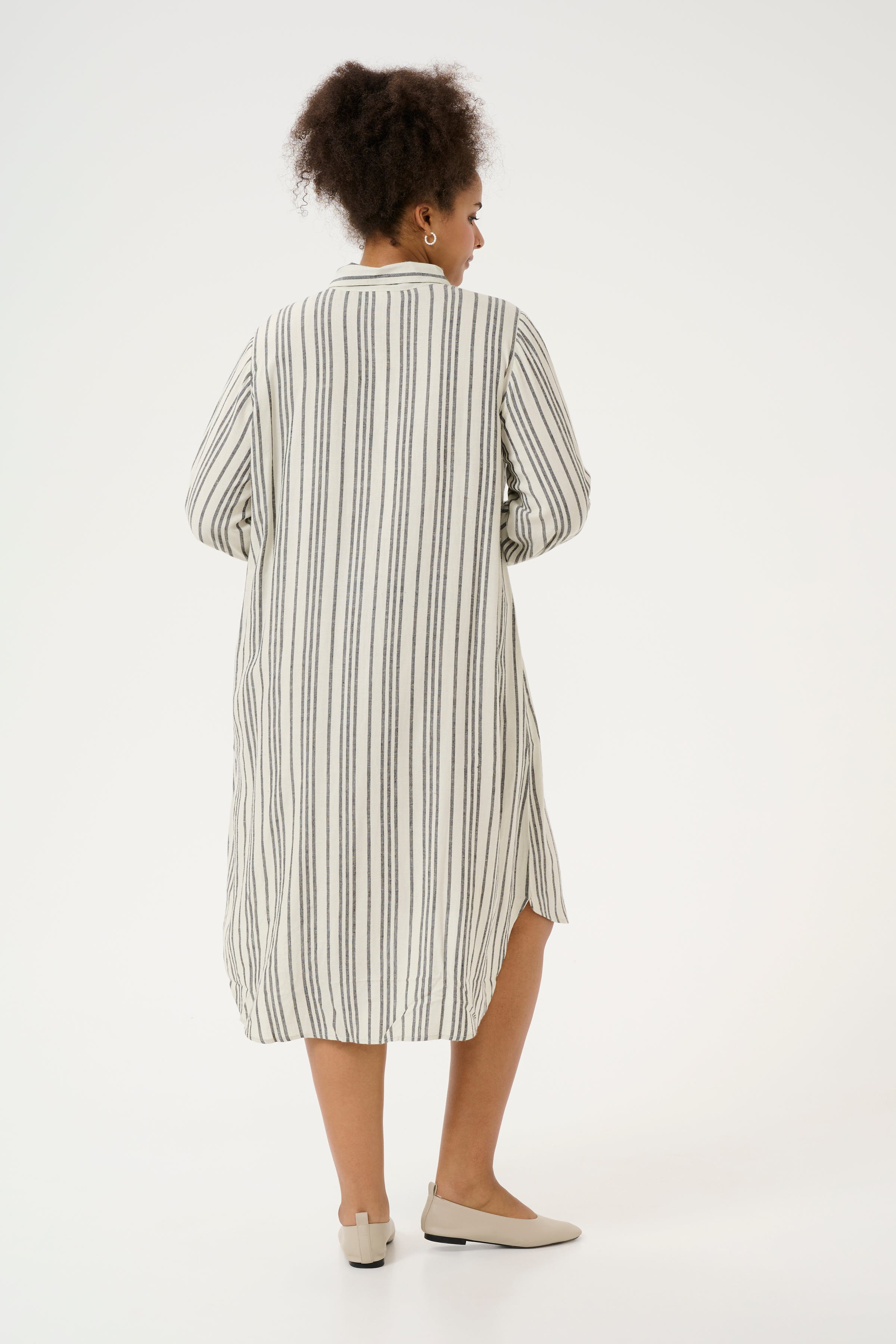 KCmille Linen dress LOOKBOOK BACK 10582213-107124