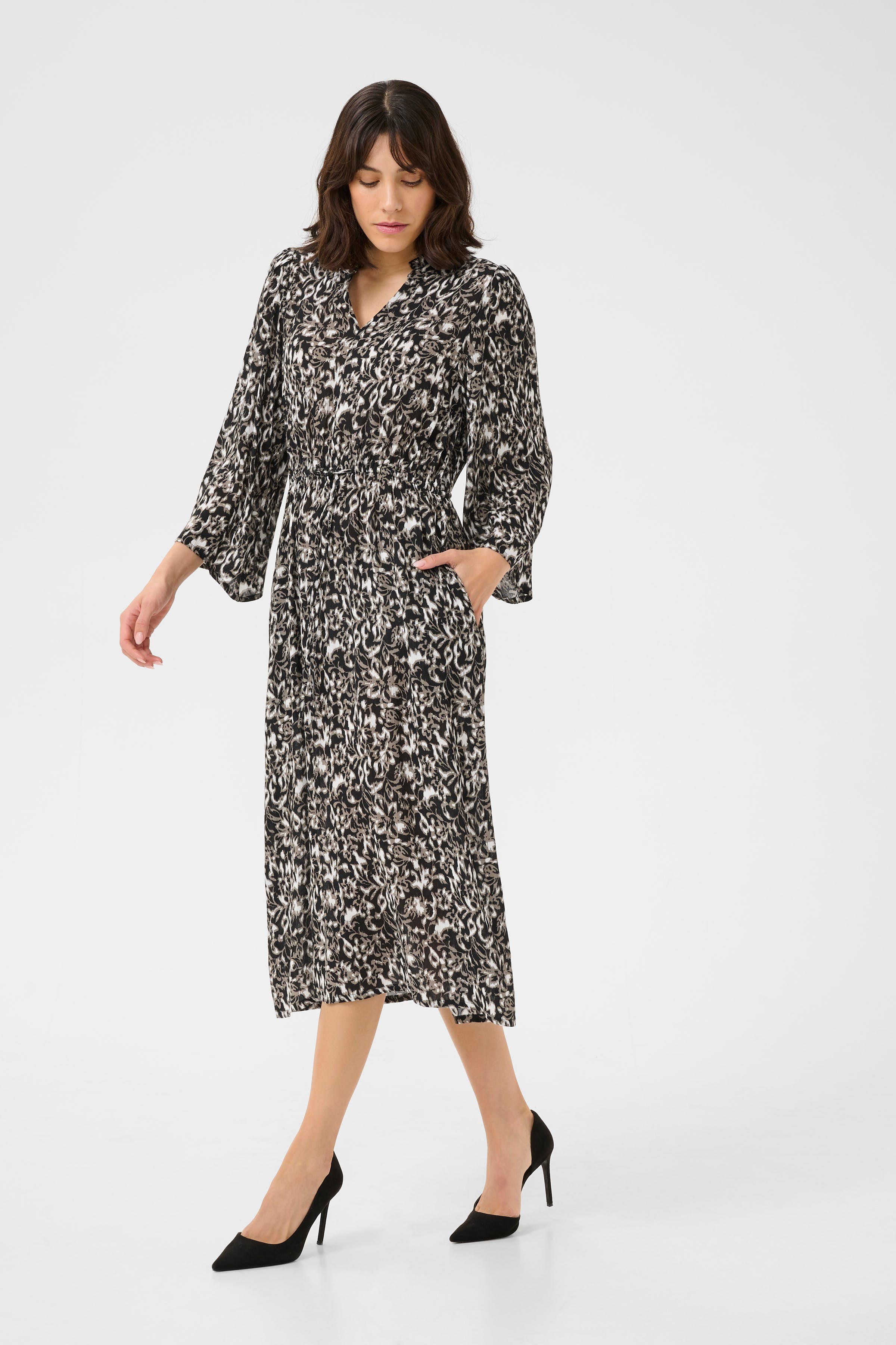 KAamber Klänning LOOKBOOK FRONT 10509534-106991