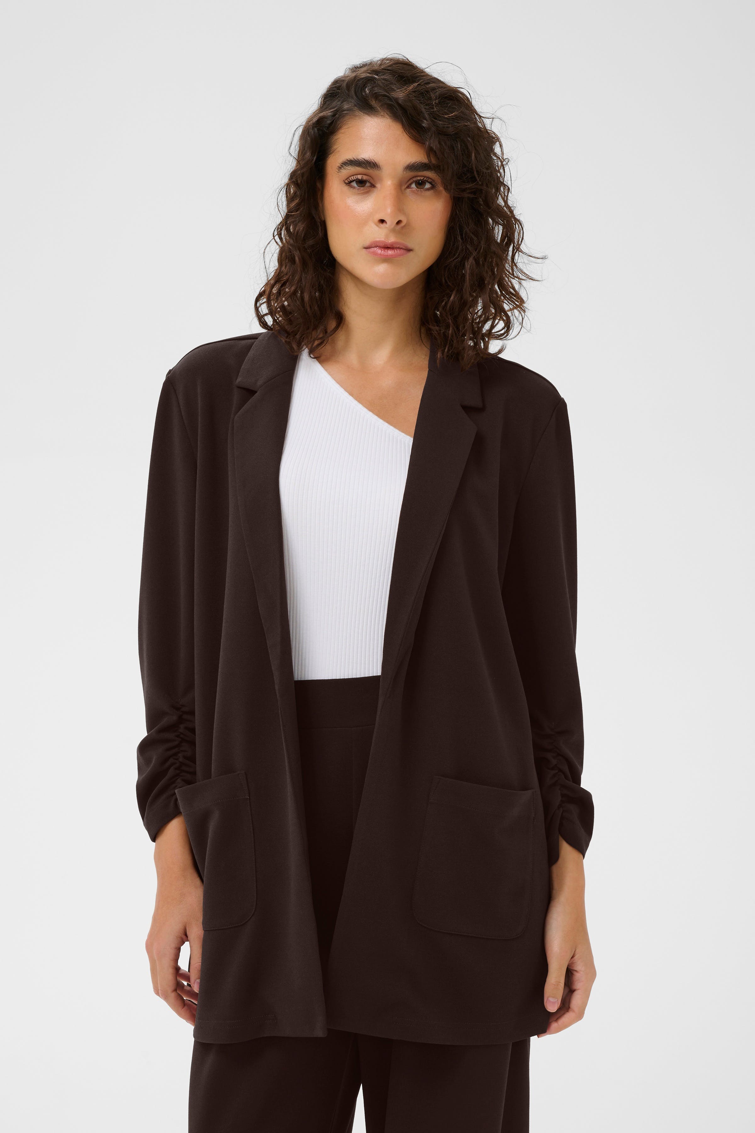 KAphoebe Blazer LOOKBOOK FRONT 10511489-190915