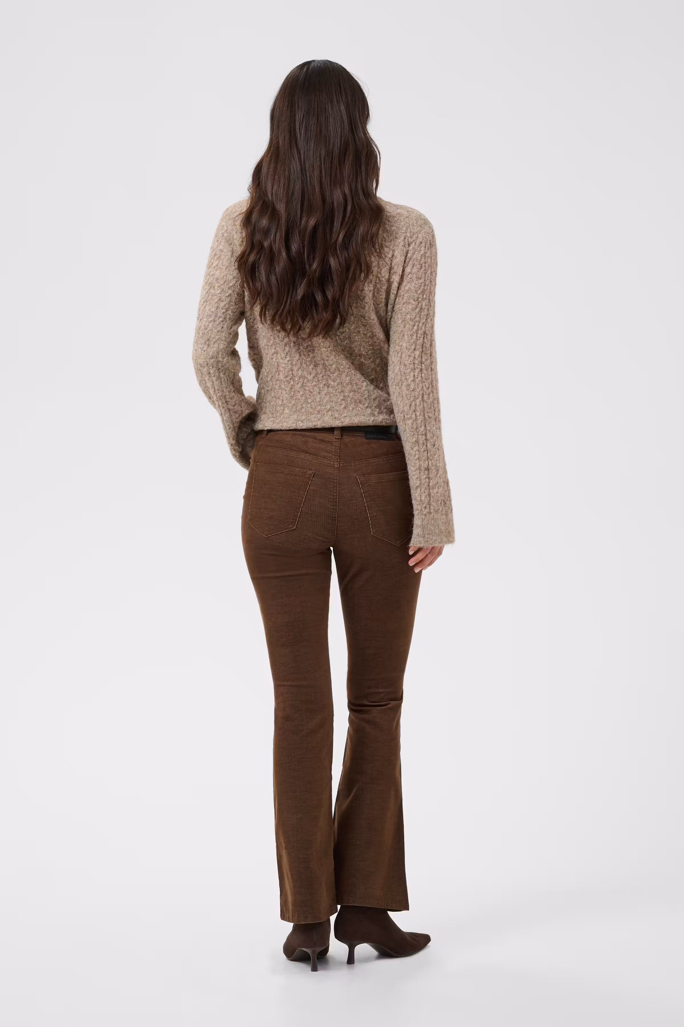 KAbecca Hose LOOKBOOK BACK 10512373-191116