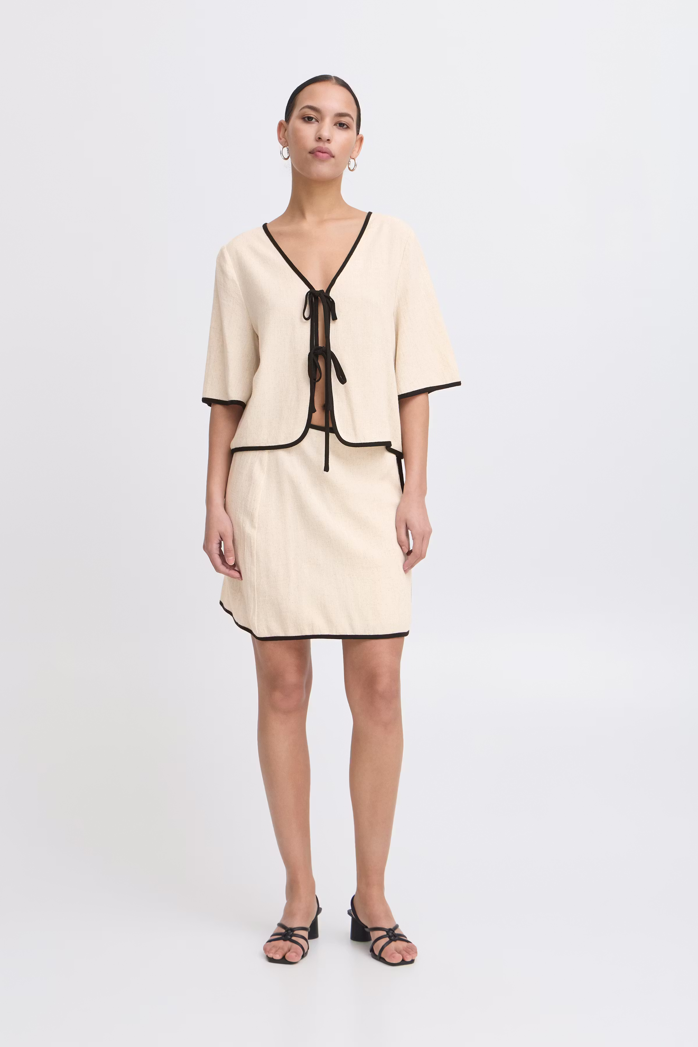 IHTACITA Rok LOOKBOOK FRONT 20123341-1309071