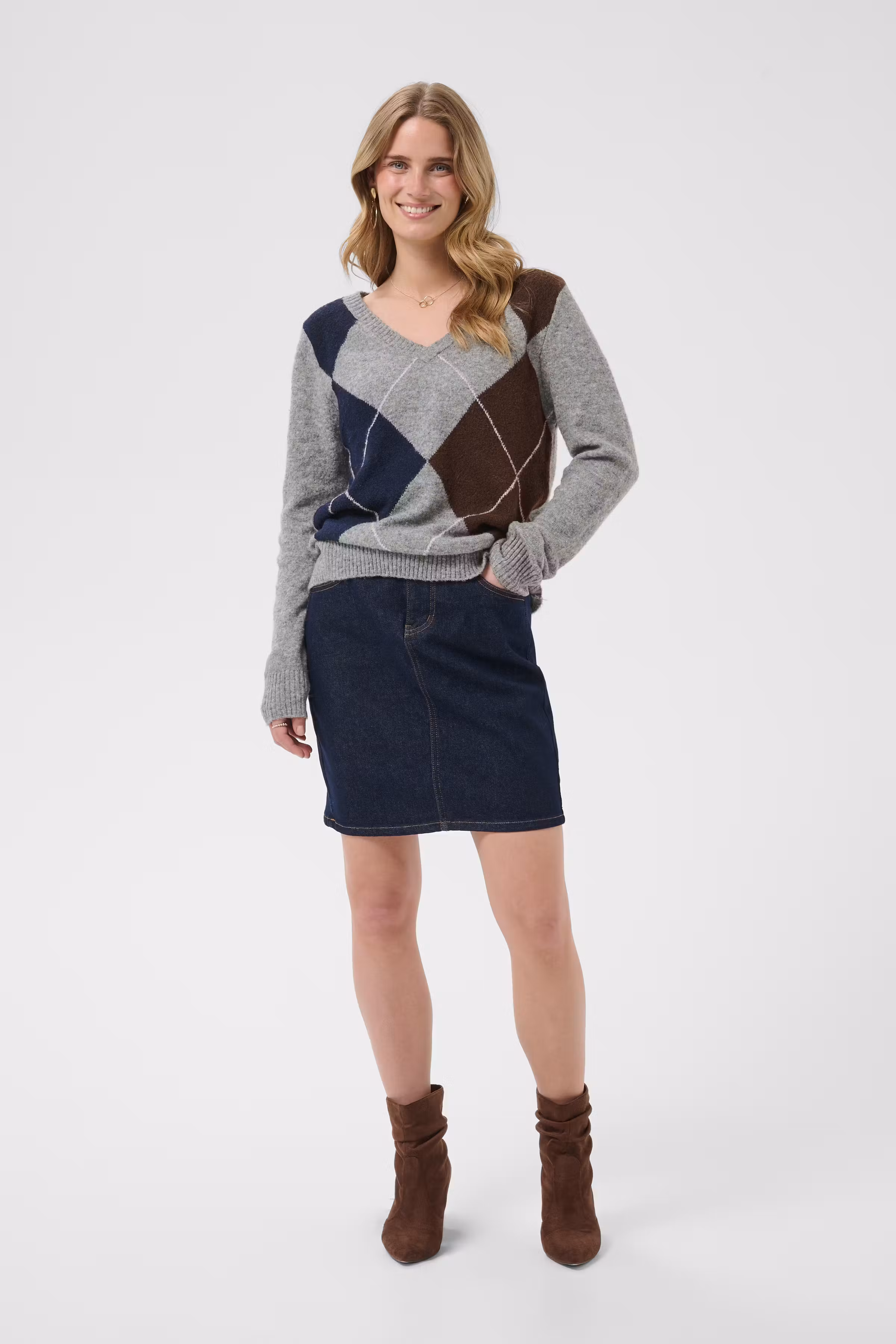 CRHope Pullover LOOKBOOK FRONT 10615298-100391
