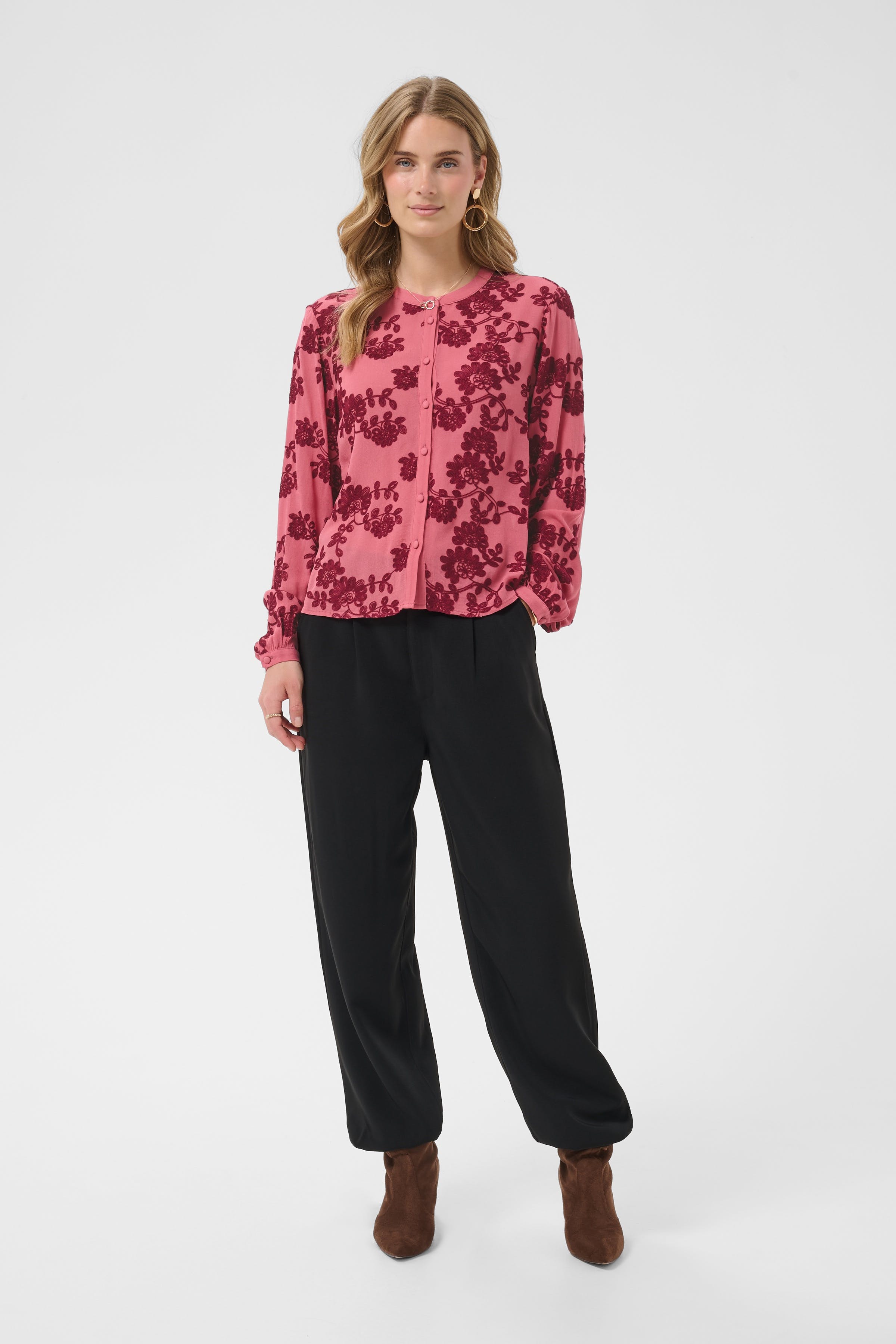 CRRuby Blouse LOOKBOOK FRONT 10615333-109957