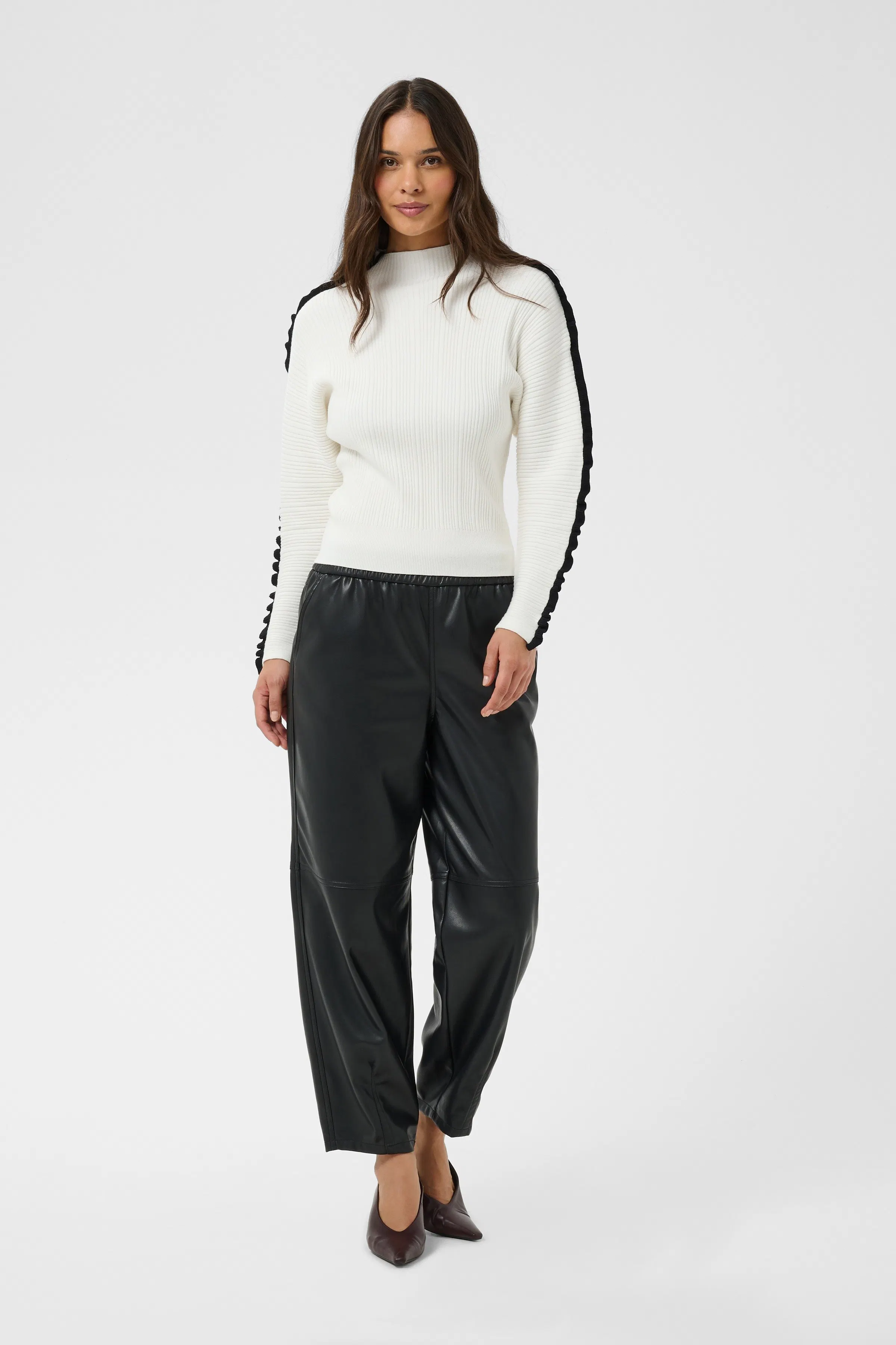 KAhilma Pullover LOOKBOOK FRONT 10512139-110701