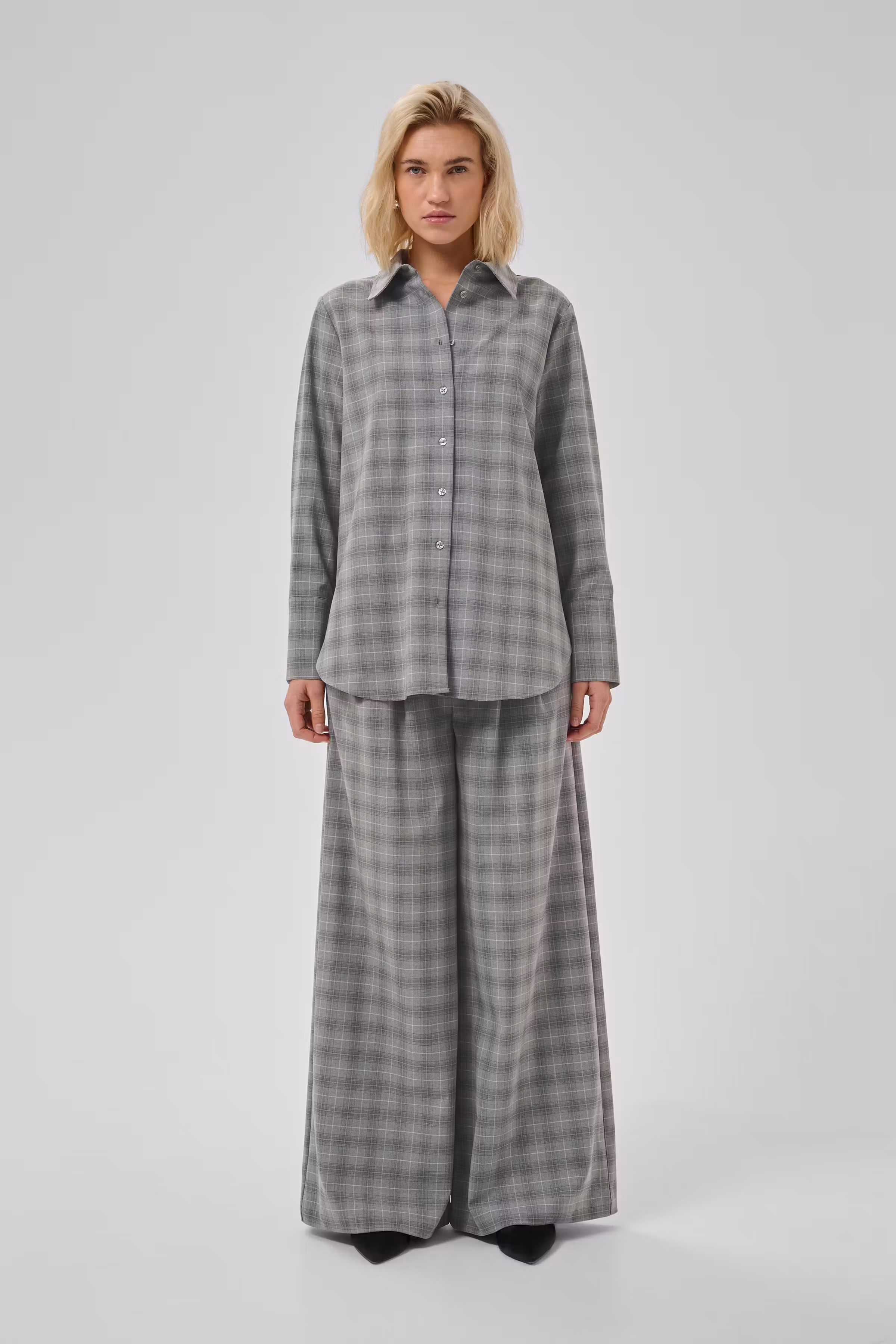 MWAda Shirt LOOKBOOK FRONT 10705706-109267