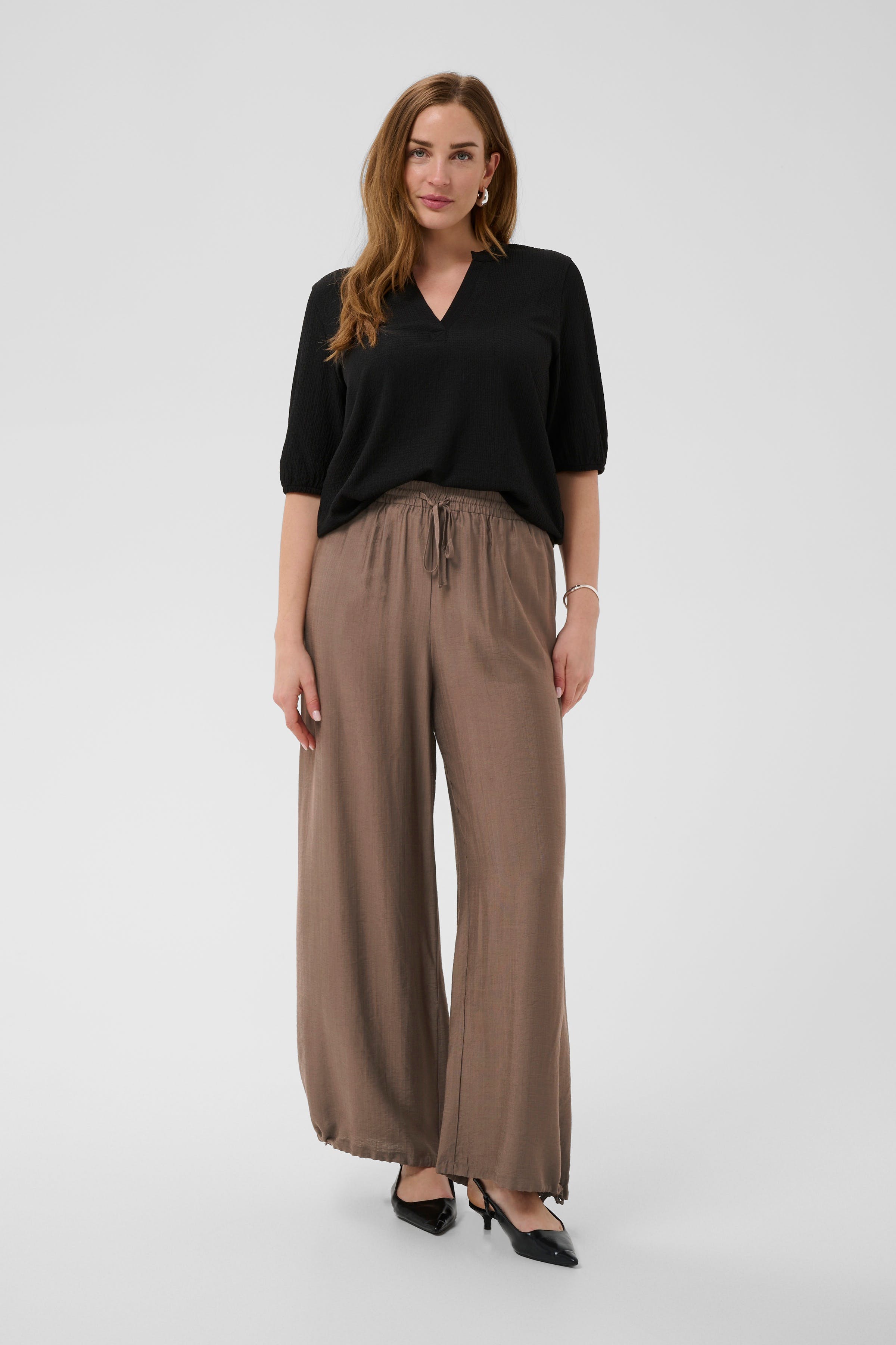 BPshila Byxor LOOKBOOK FRONT 40200134-109297