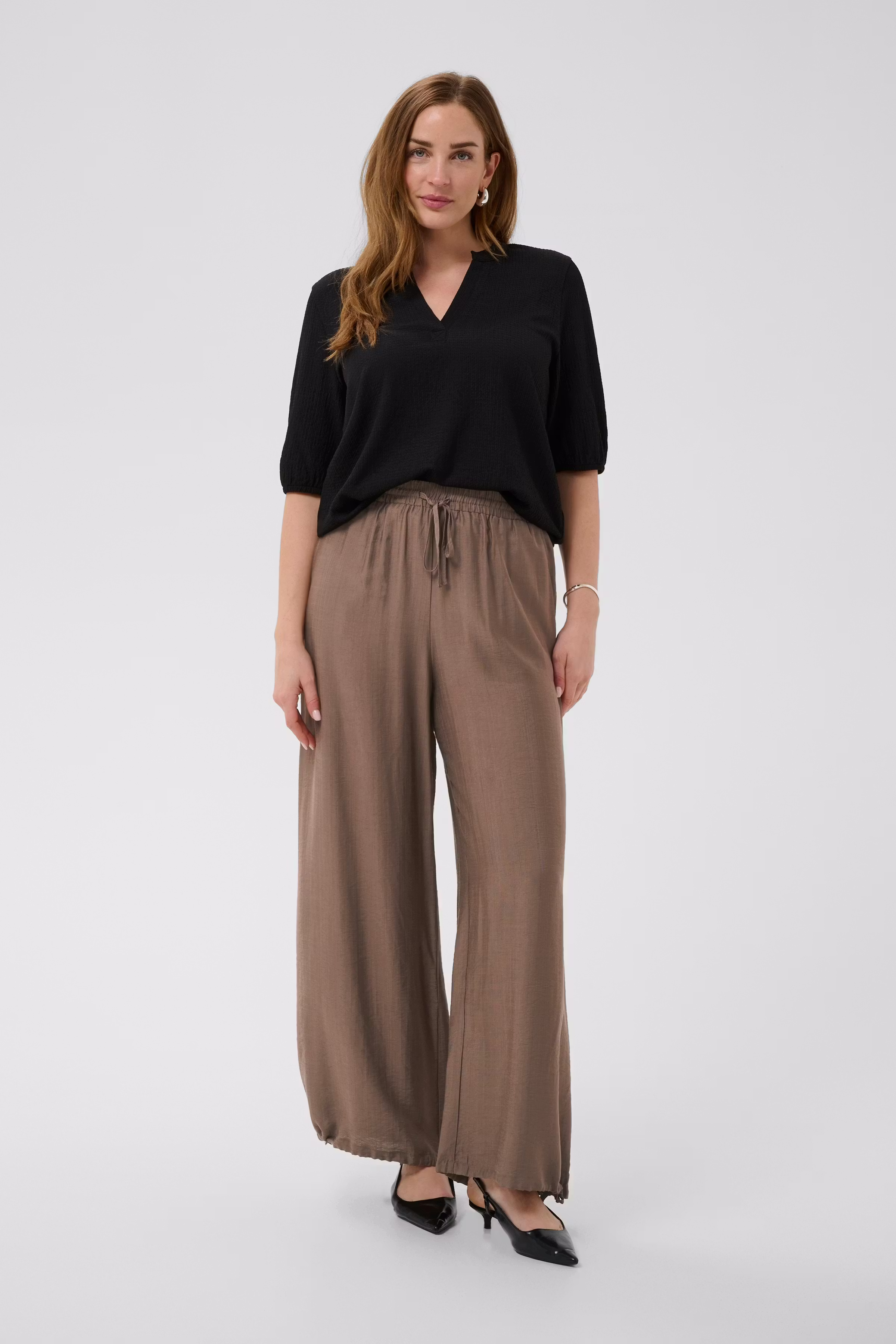 BPshila Byxor LOOKBOOK FRONT 40200134-109297