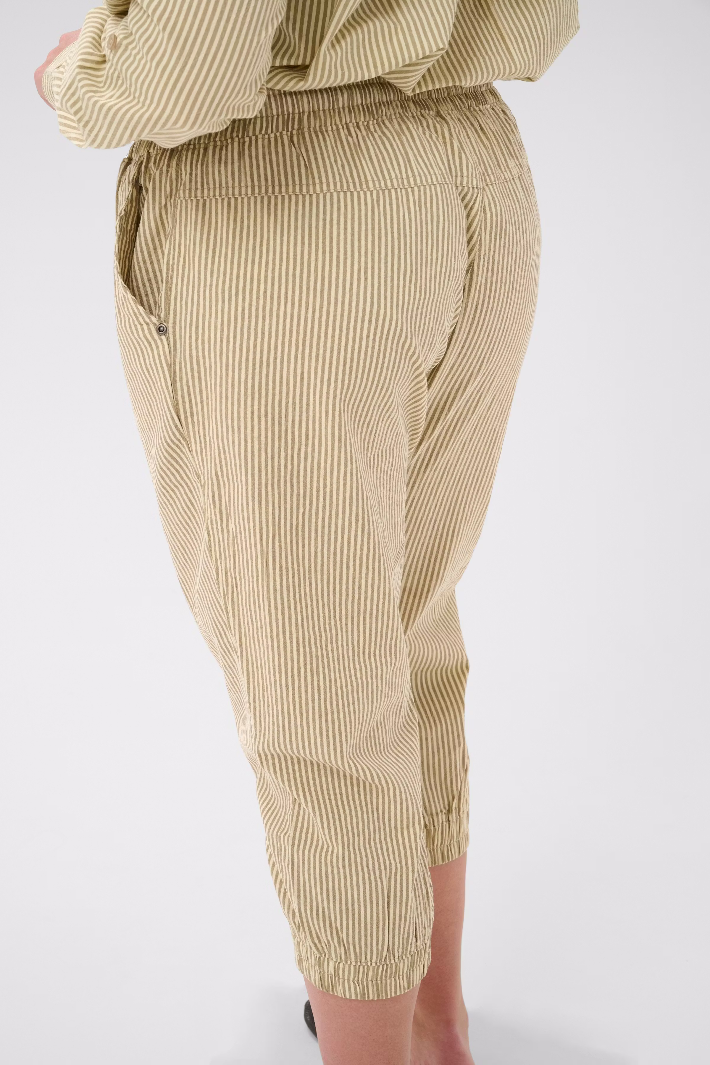 KCnana Trousers LOOKBOOK DETAIL 10583333-107706