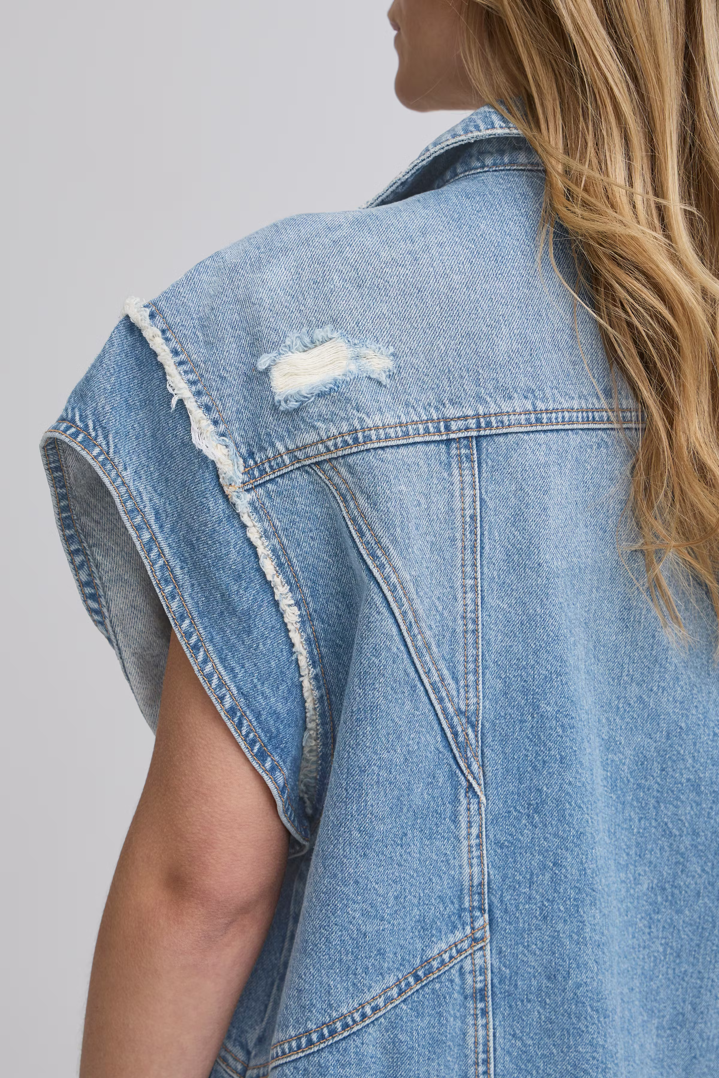 BASERAFINA Vest LOOKBOOK DETAIL 50405116-204624