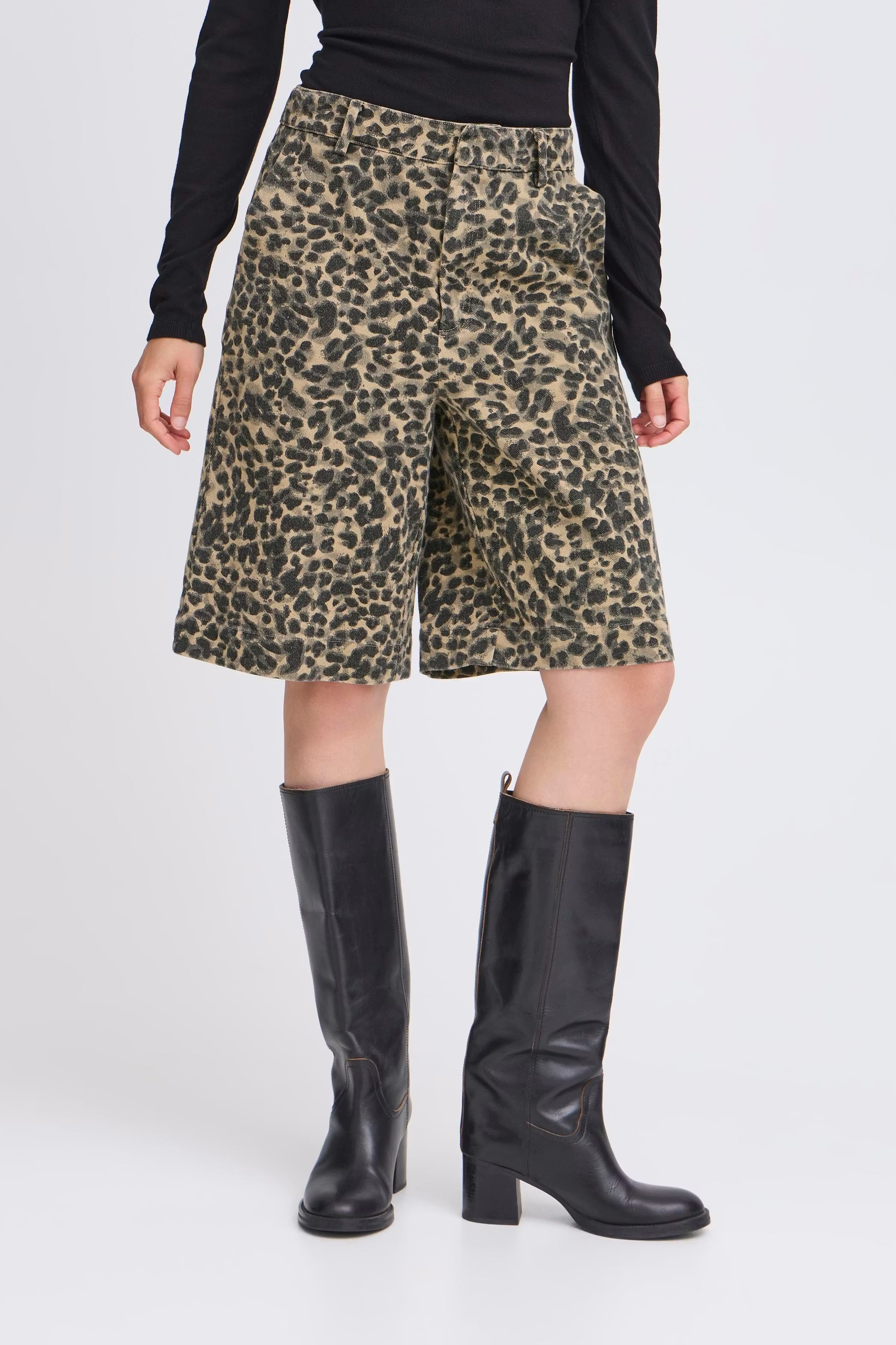 IHXHARLOW Shorts LOOKBOOK FRONT 20123922-205662