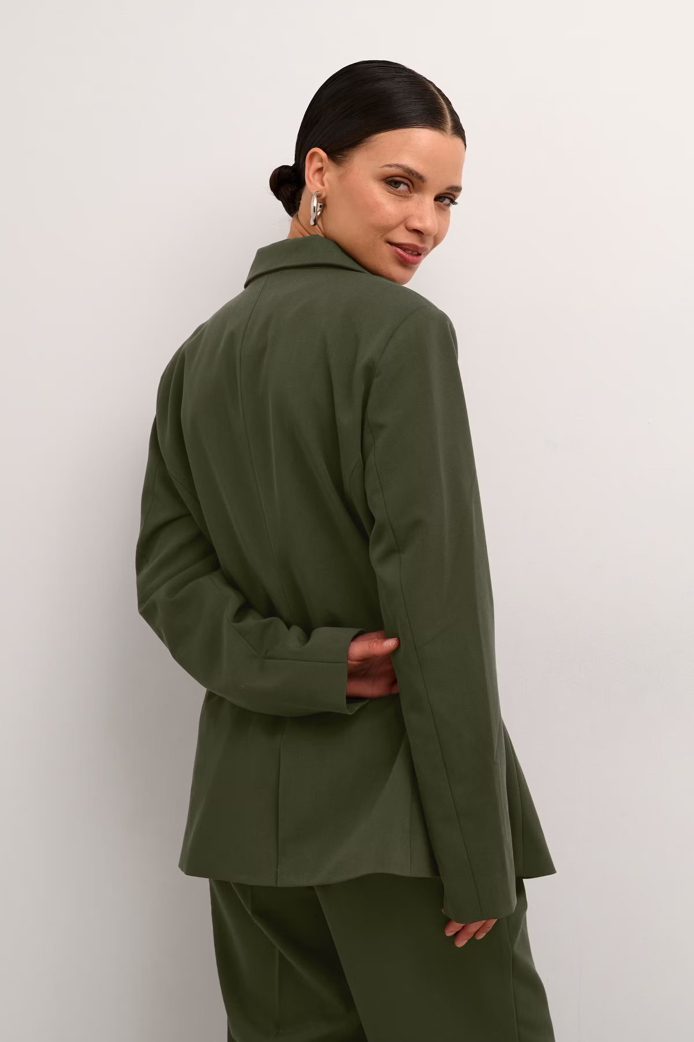 KAsakura Blazer LOOKBOOK BACK 10506684-190414