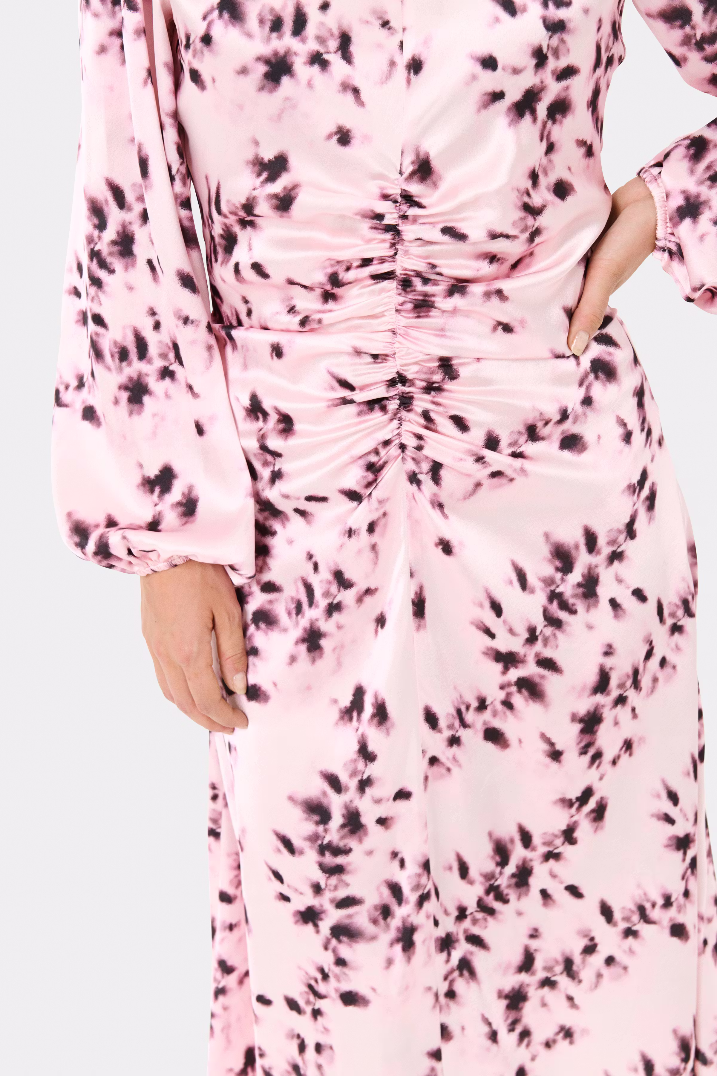 NellaSZ Kleid LOOKBOOK DETAIL 30514554-304328