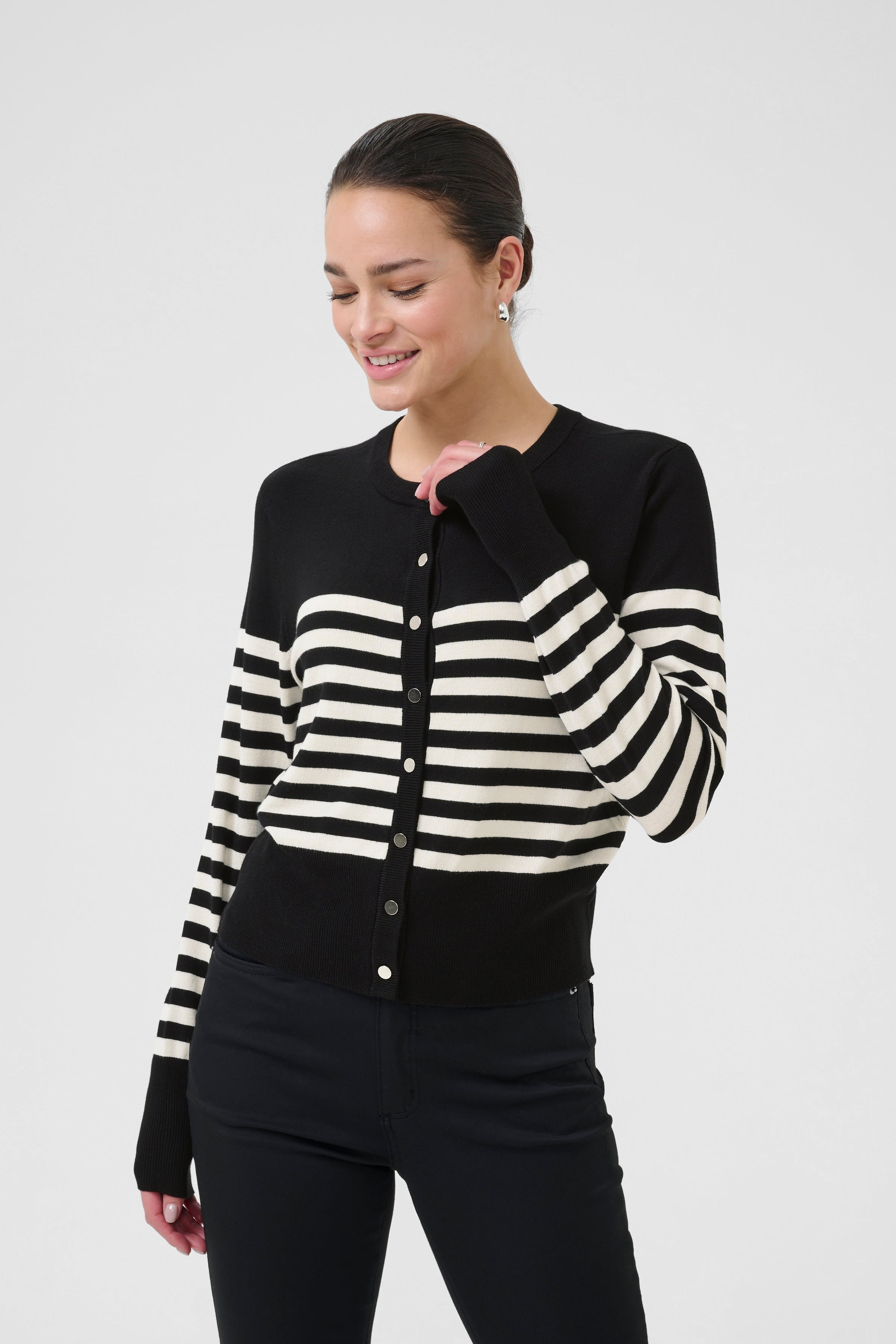 KAlizza Cardigan LOOKBOOK FRONT 10510758-108417