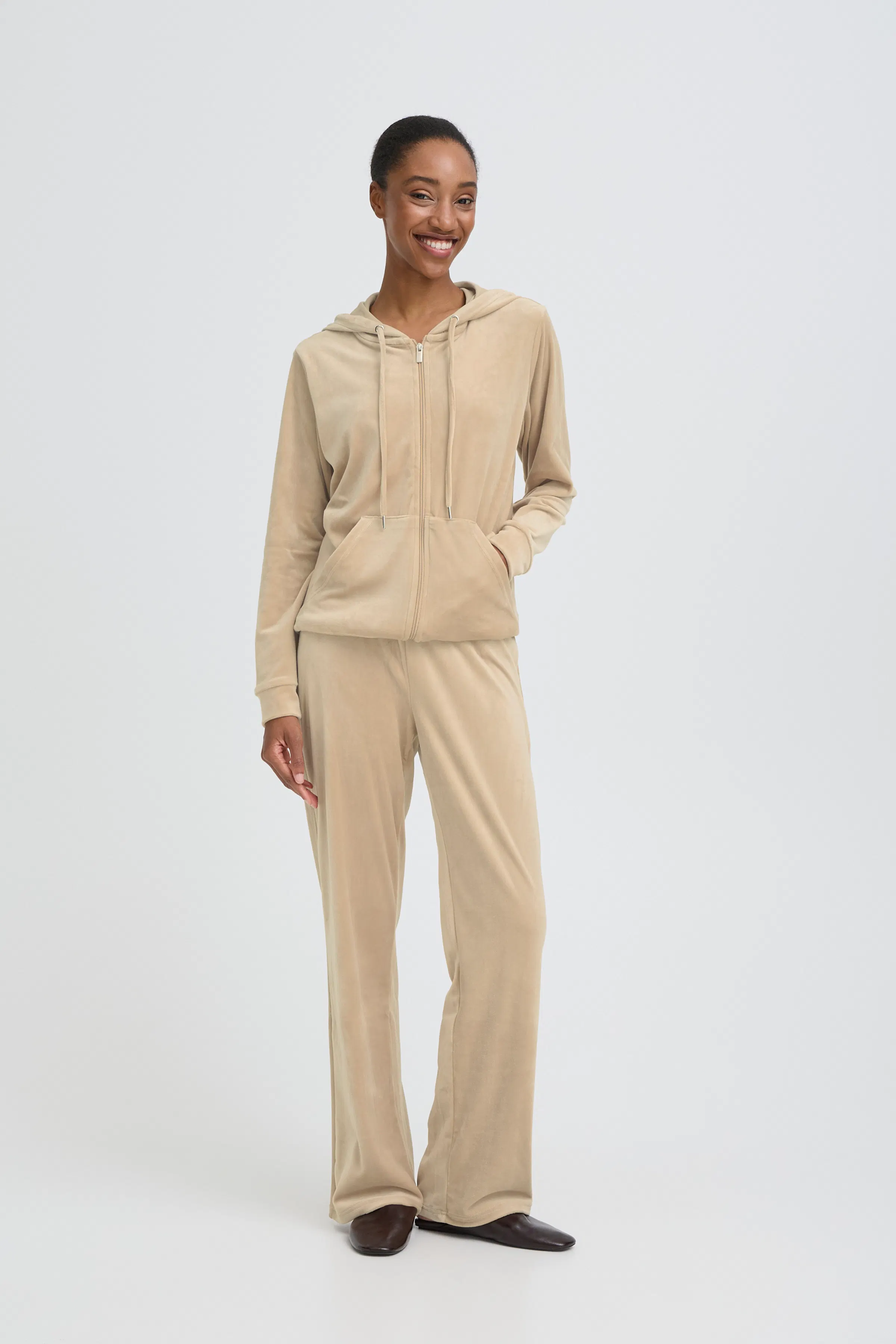 BYMITZA Joggedrakt LOOKBOOK FRONT 20810786-151304