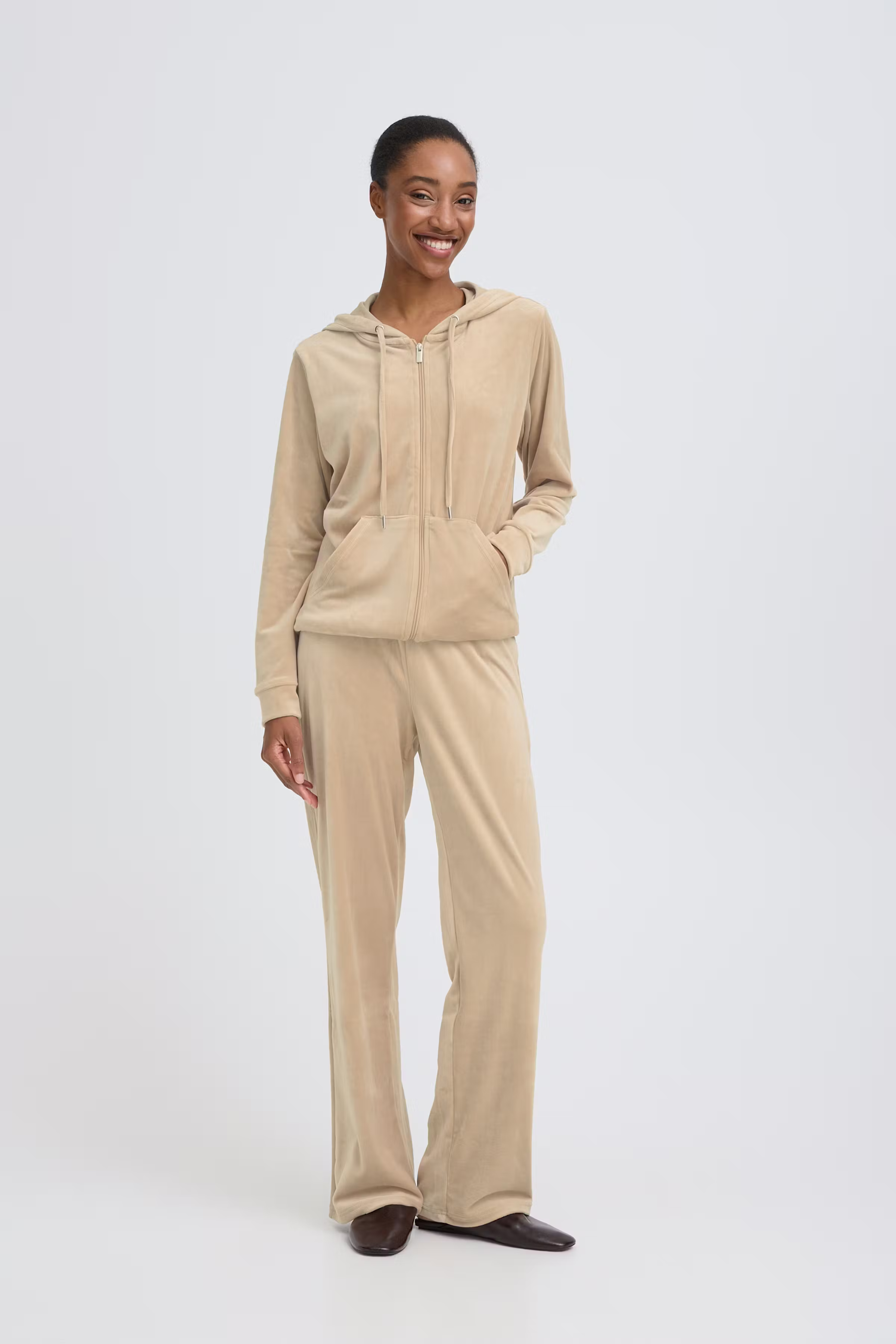 BYMITZA Joggedrakt LOOKBOOK FRONT 20810786-151304