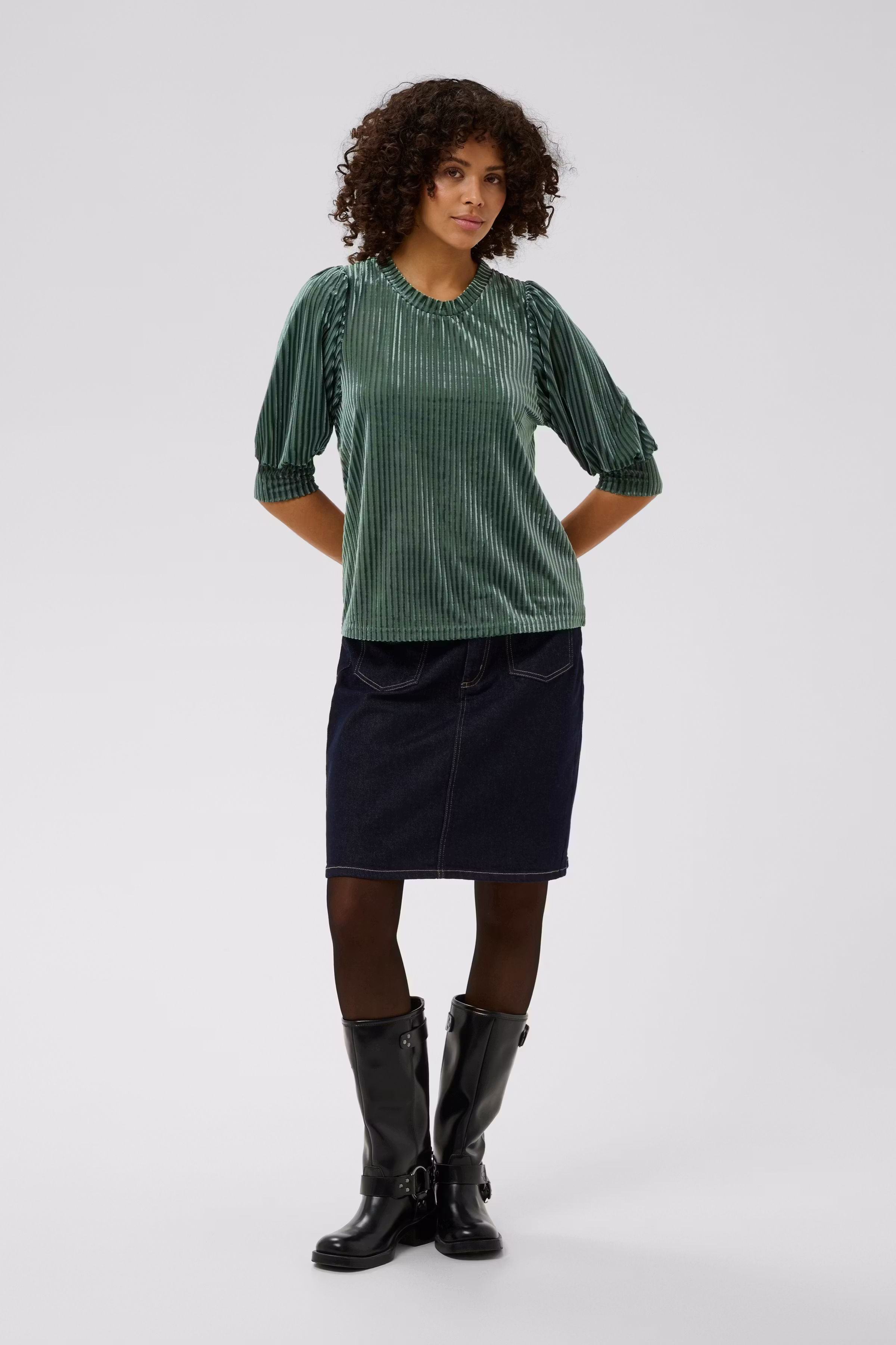 KAcaca Velourbluse LOOKBOOK FRONT 10503887-106796